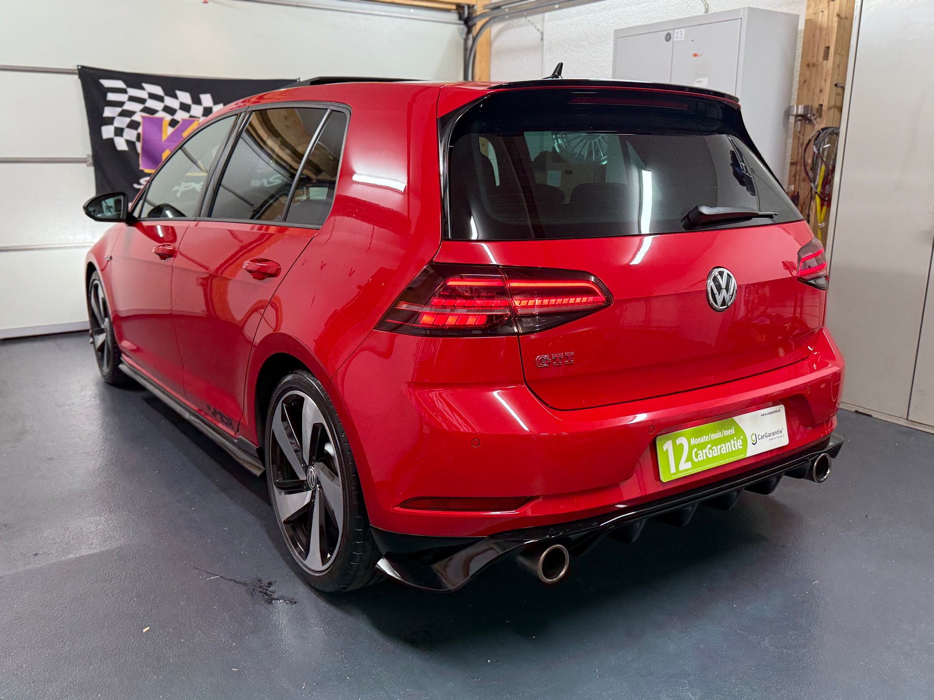 VW Golf 2.0 TSI GTI TCR DSG-showroom-element-3