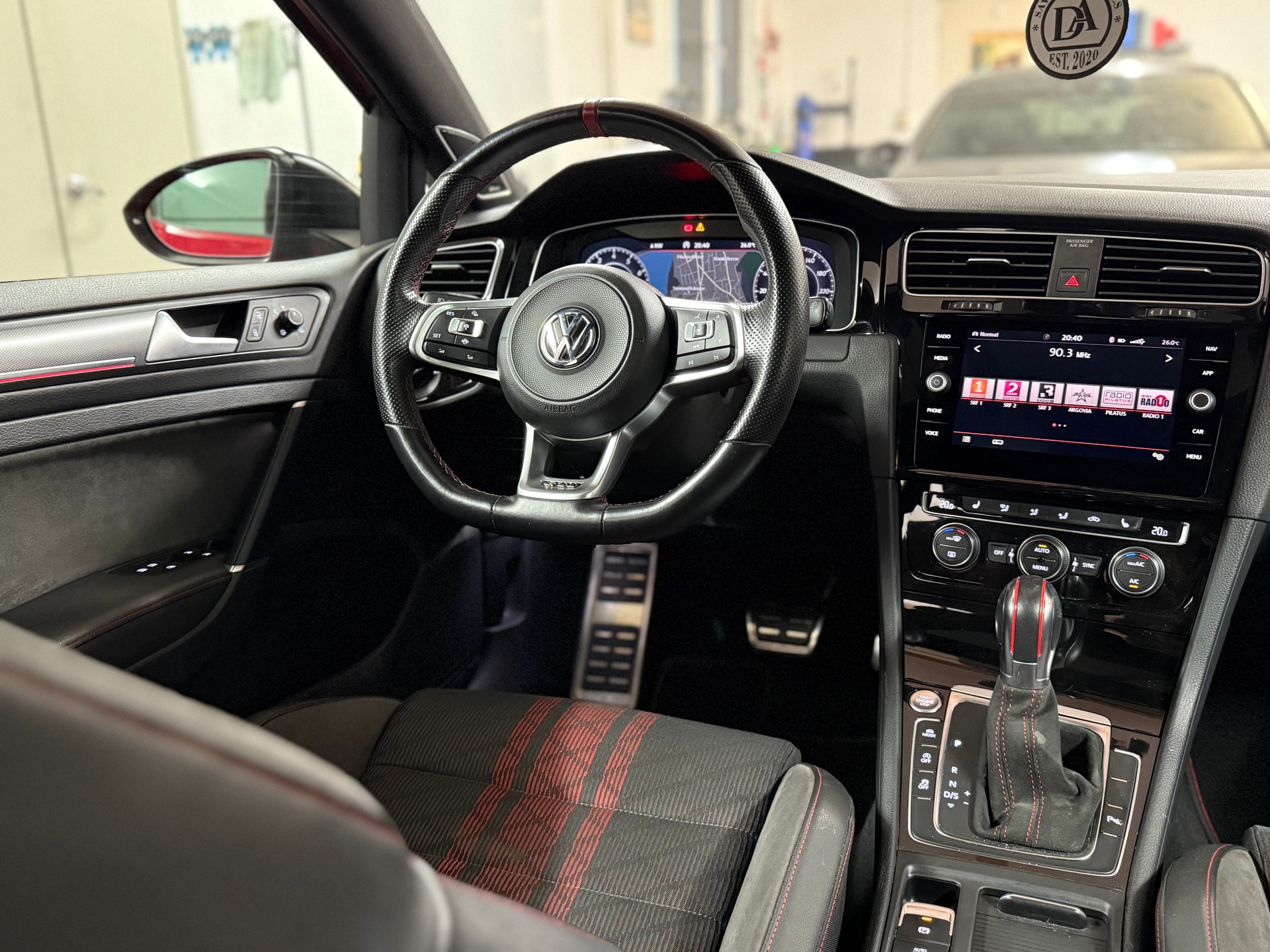 VW Golf 2.0 TSI GTI TCR DSG-image-4