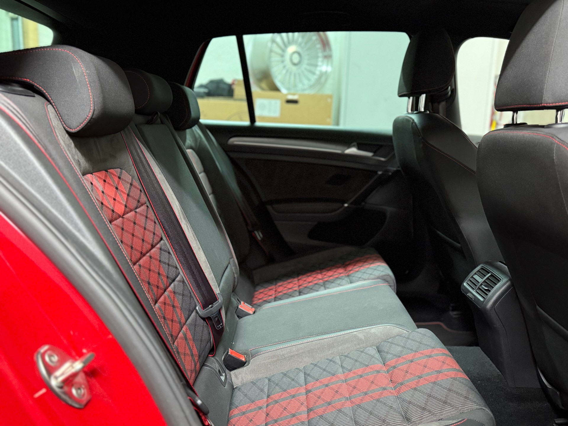 VW Golf 2.0 TSI GTI TCR DSG-image-10