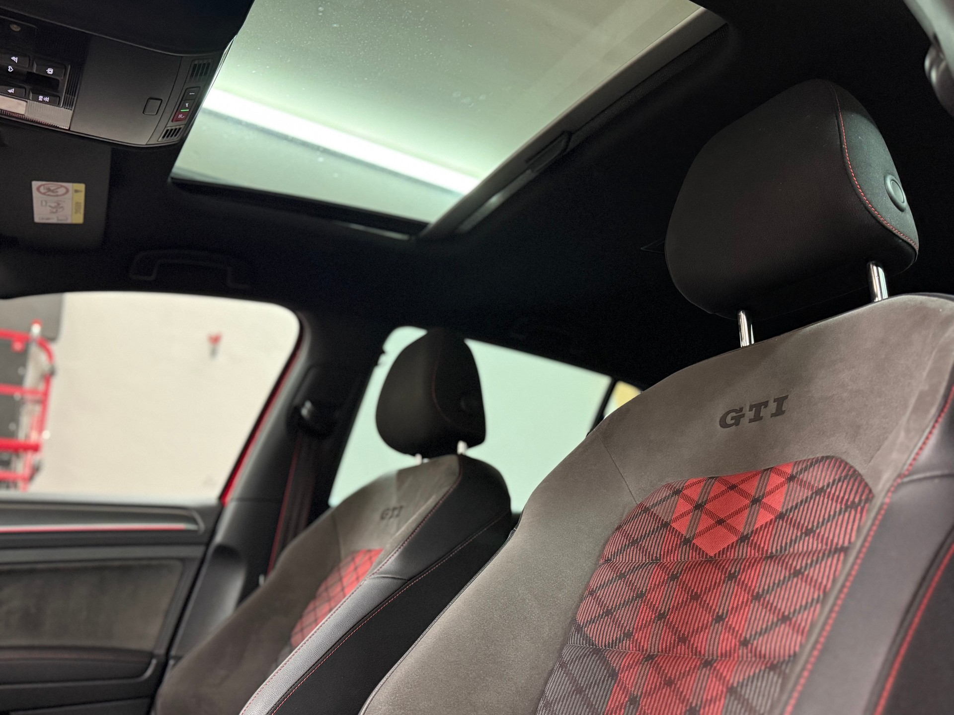 VW Golf 2.0 TSI GTI TCR DSG-image-6