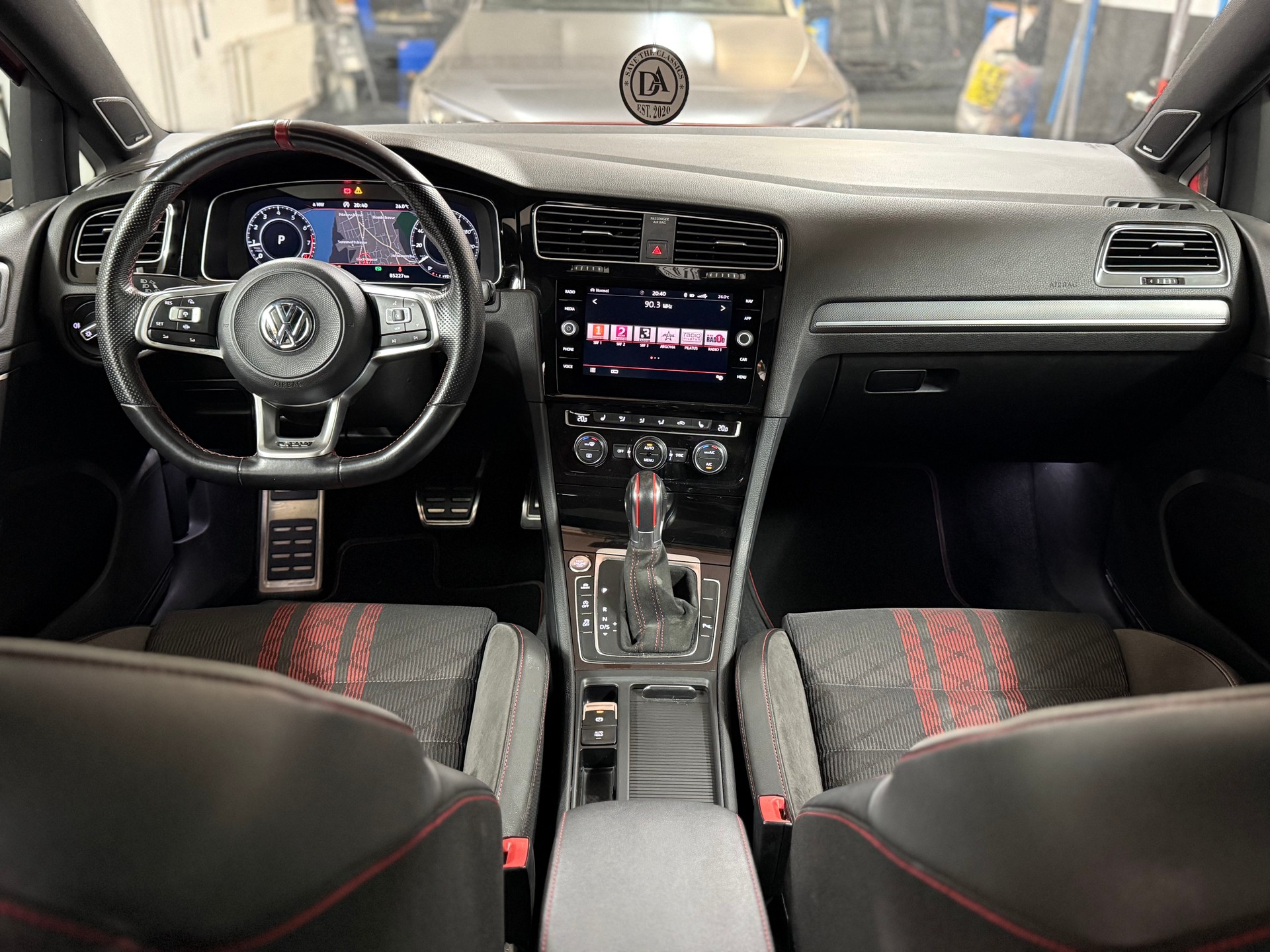 VW Golf 2.0 TSI GTI TCR DSG-image-9