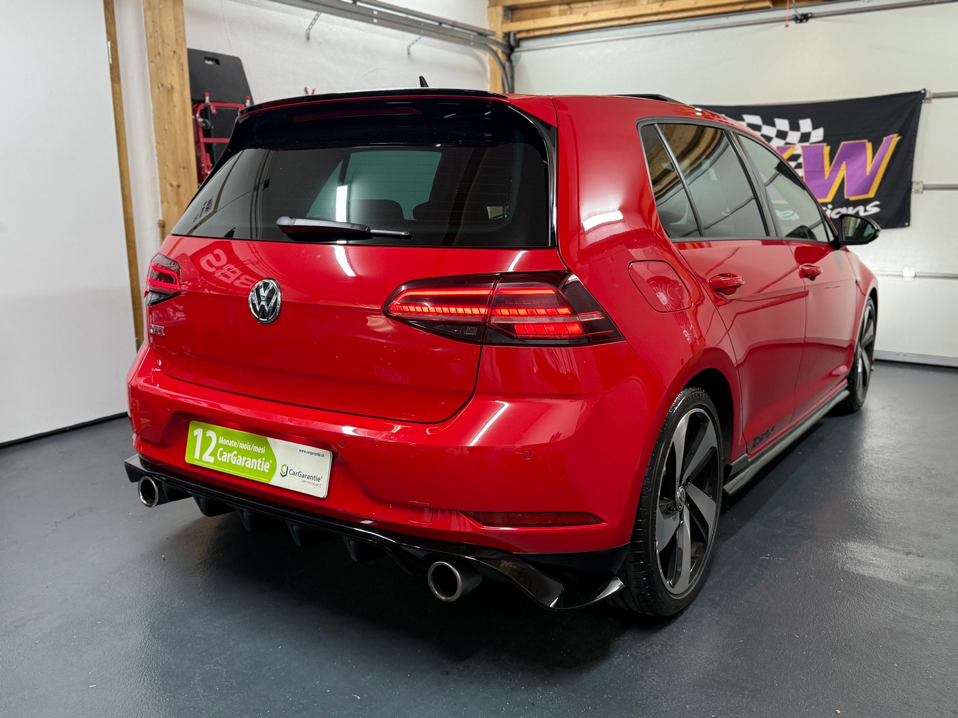 VW Golf 2.0 TSI GTI TCR DSG-showroom-element-2