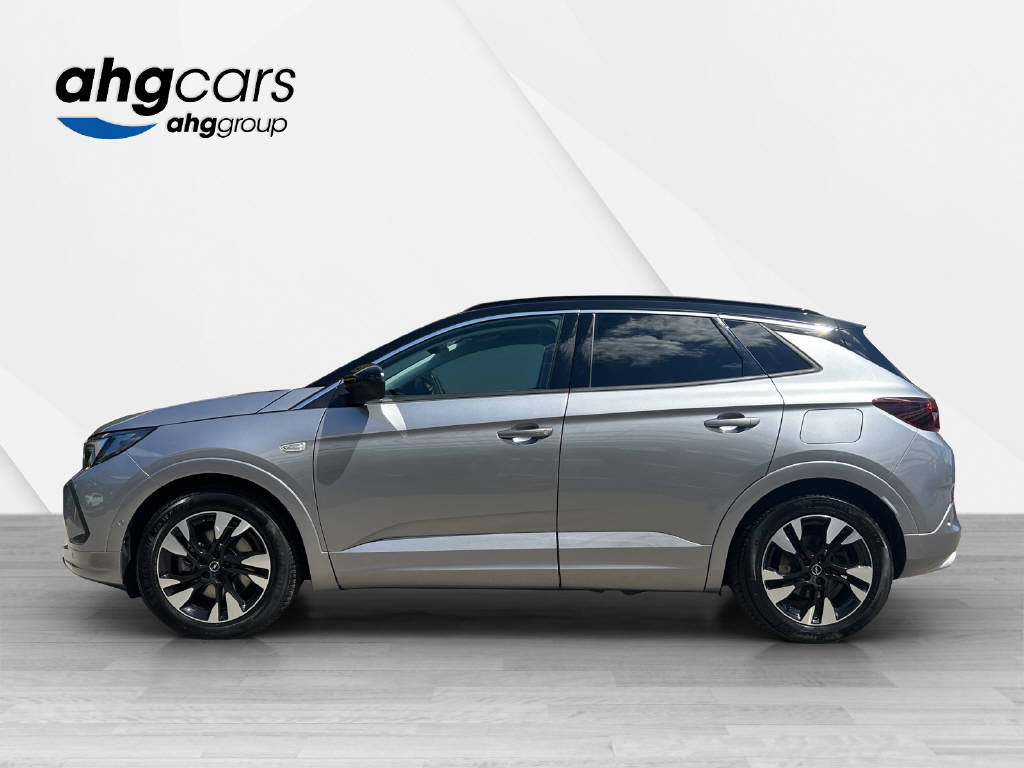 OPEL Grandland-showroom-element-1
