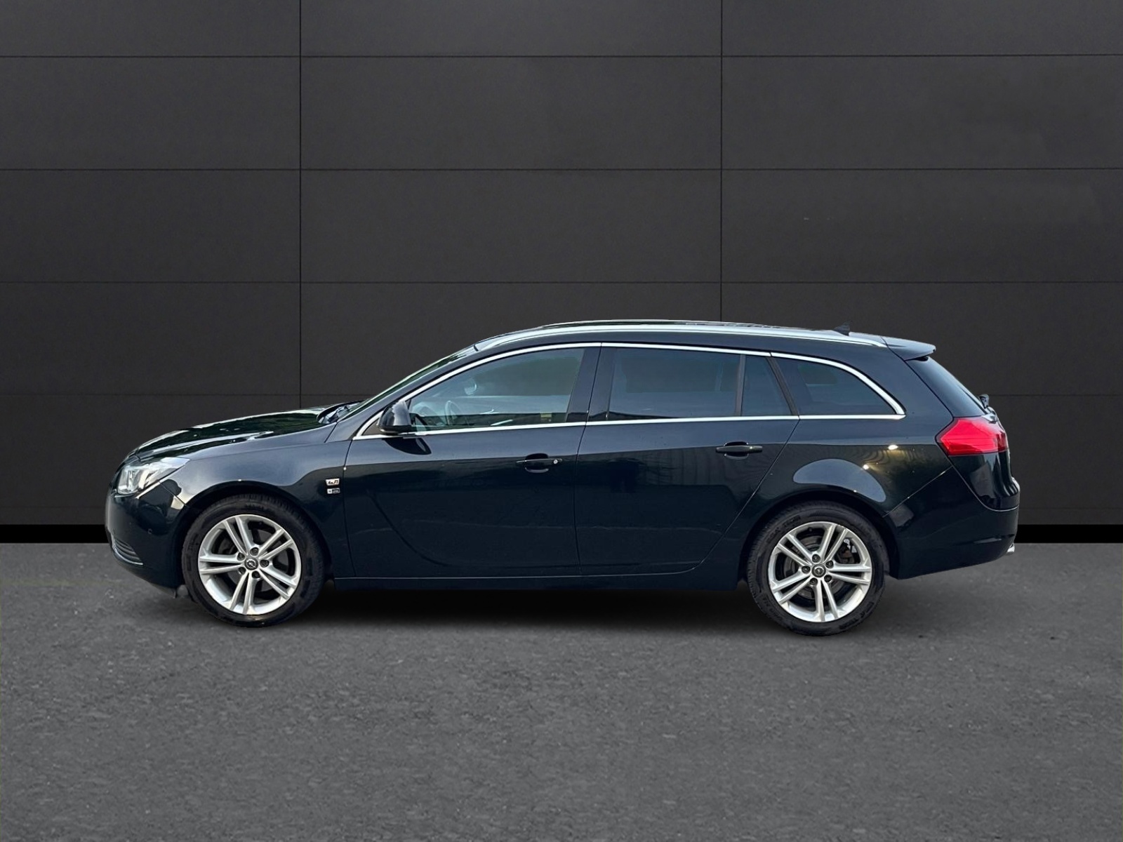 OPEL Insignia ST 2.0 CDTI Anniversary Ed. Automatic-showroom-element-3