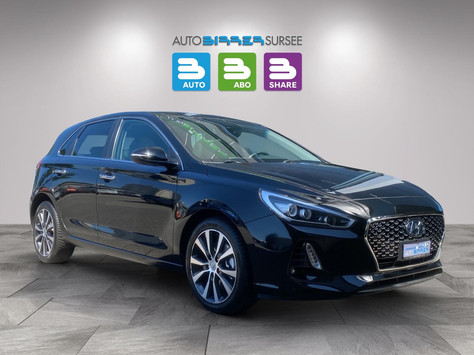 HYUNDAI i30 1.4 T-GDi Launch-showroom-element-2