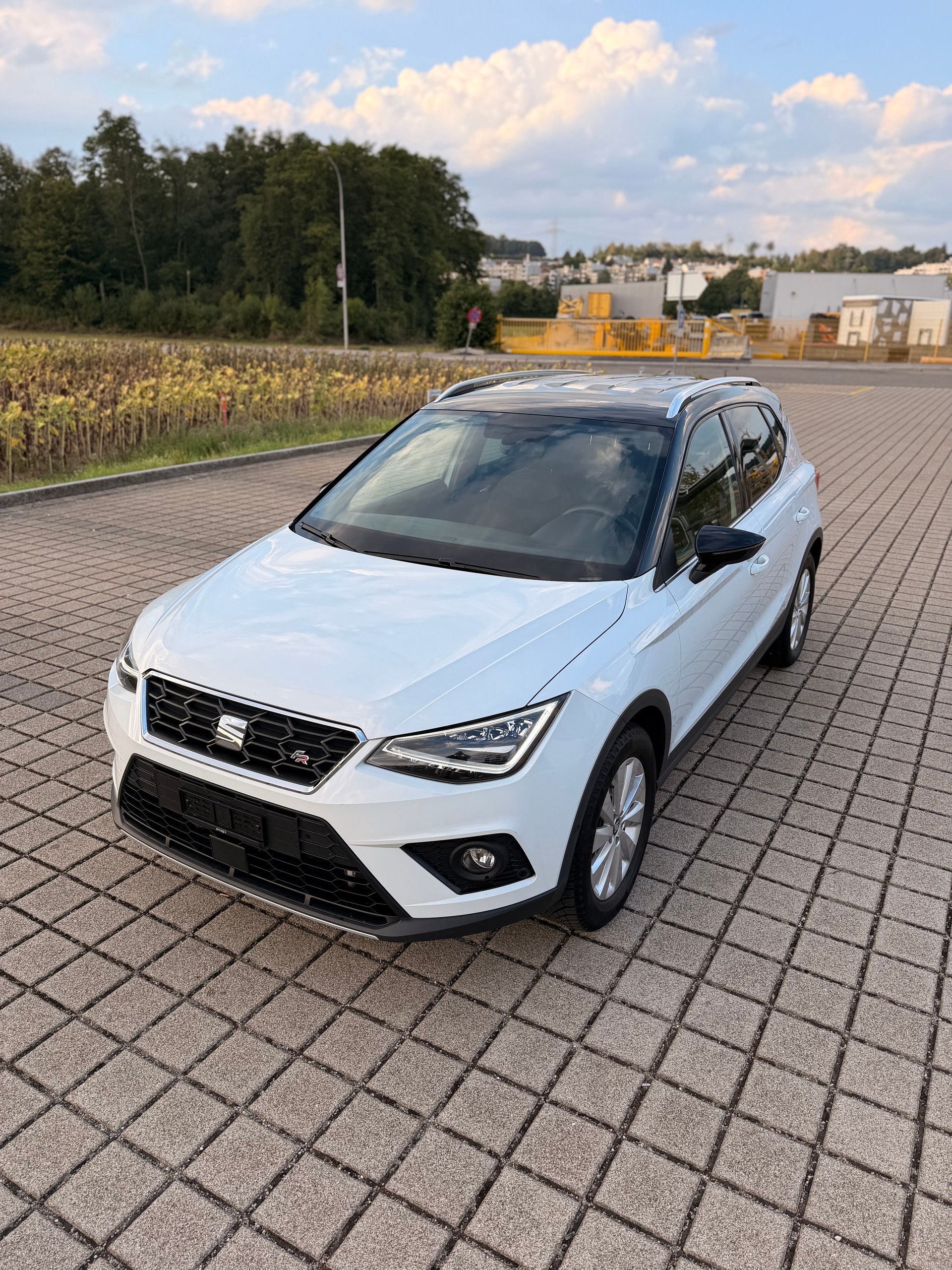 SEAT Arona 1.5 TSI Evo FR-showroom-element-1