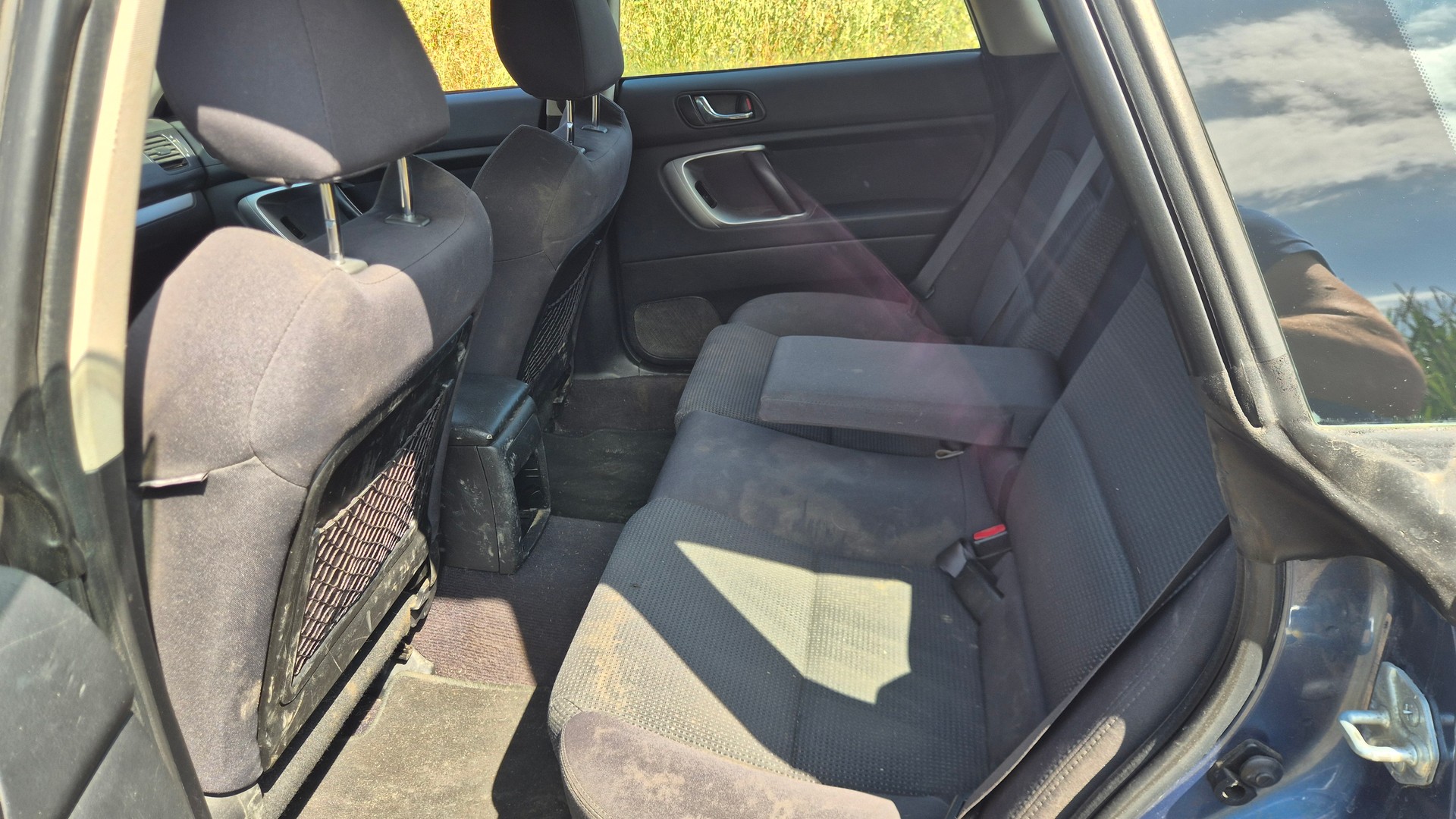 SUBARU Legacy 2.0R AWD Swiss-image-5