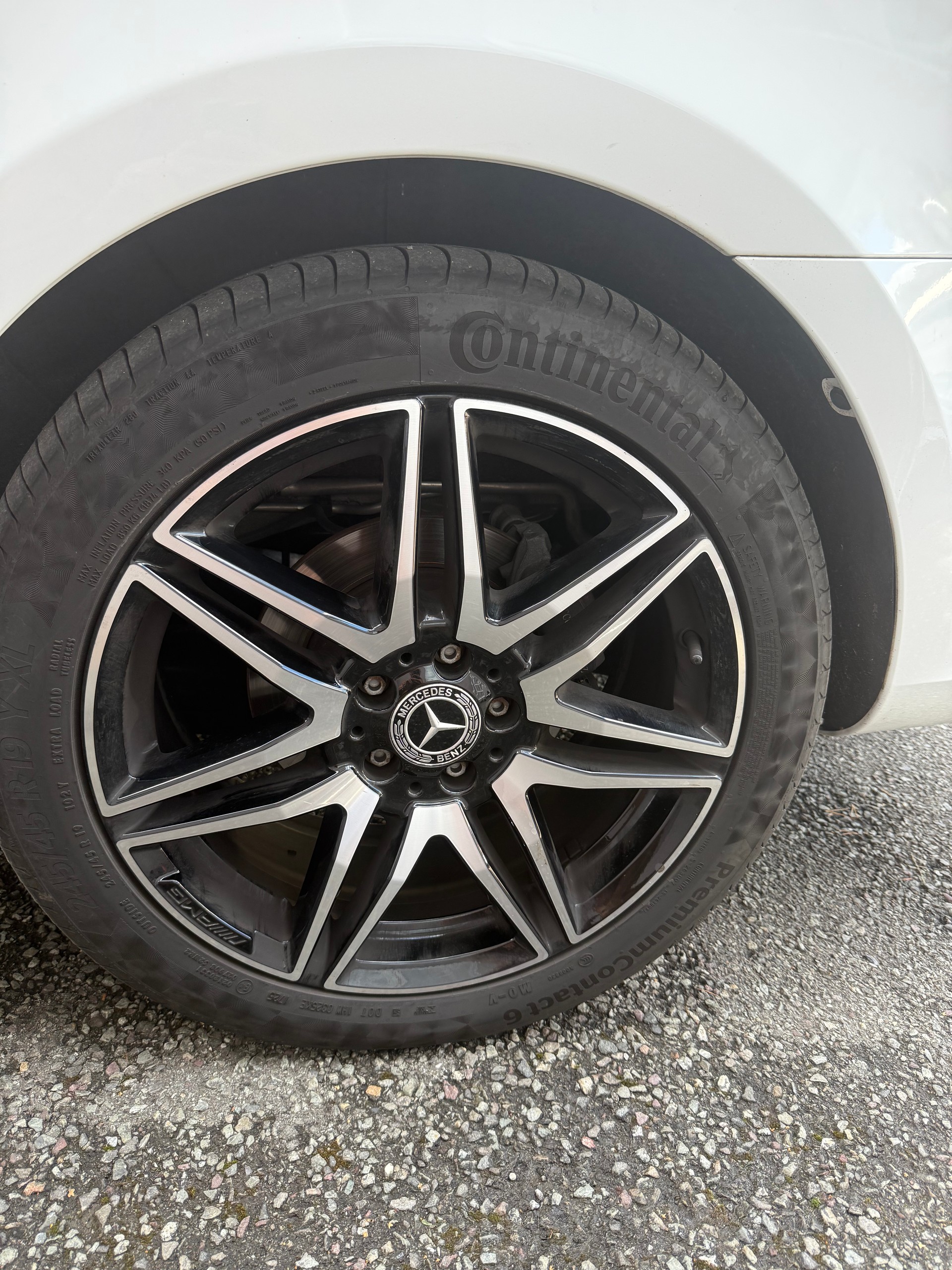 MERCEDES-BENZ 300 d 4Matic-image-13