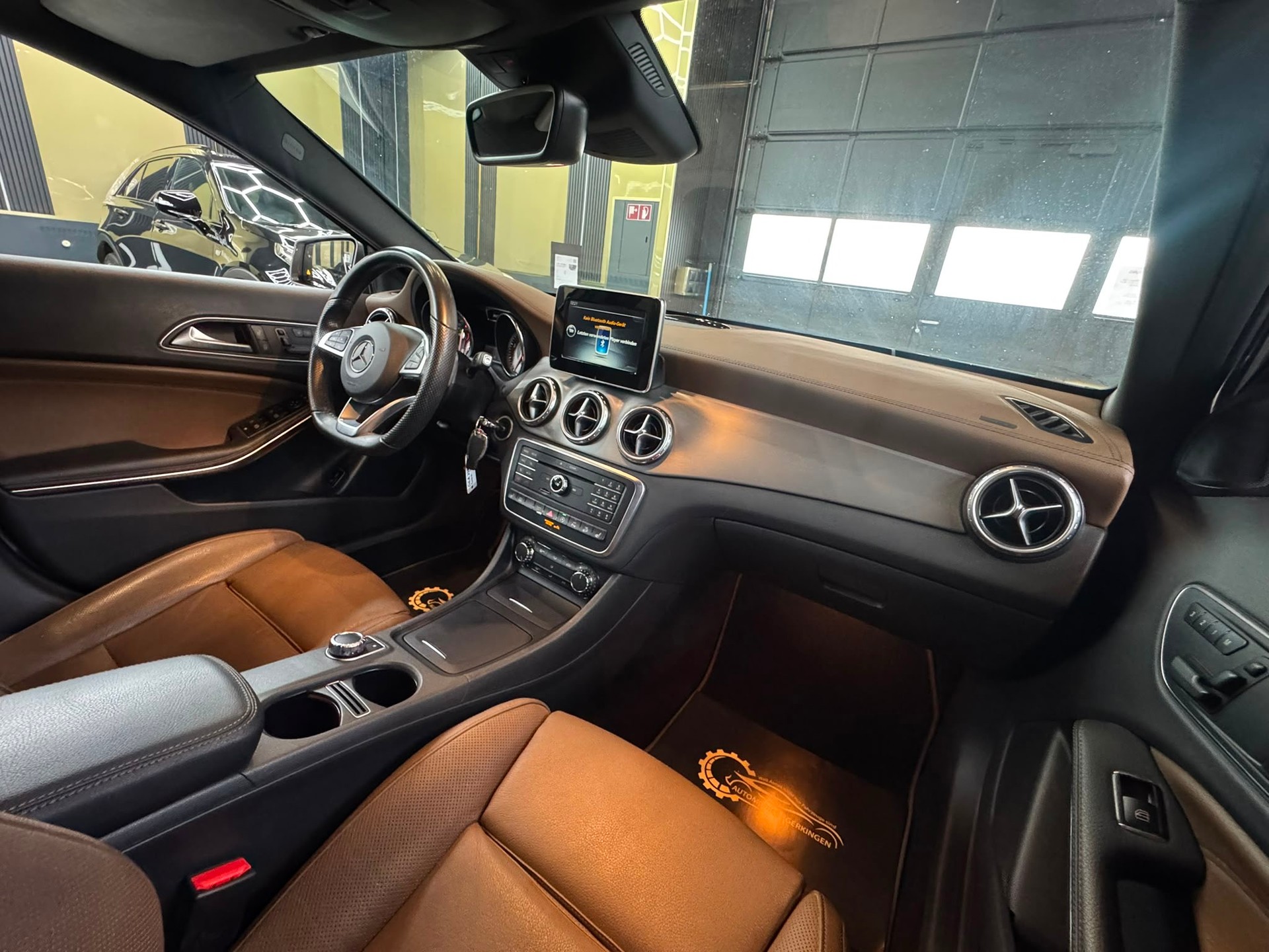 MERCEDES-BENZ GLA 250 AMG Line 4Matic 7G-DCT-image-9