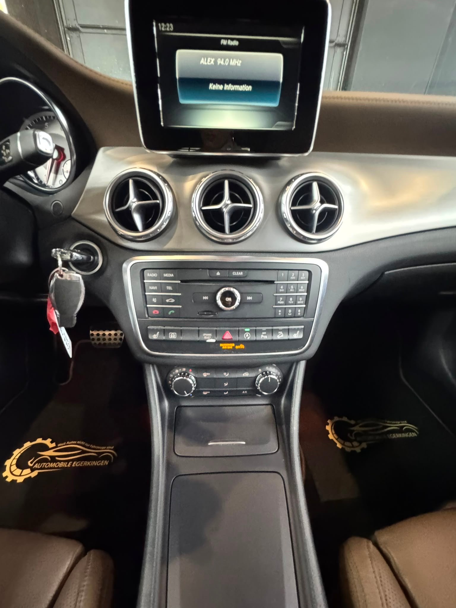 MERCEDES-BENZ GLA 250 AMG Line 4Matic 7G-DCT-image-15