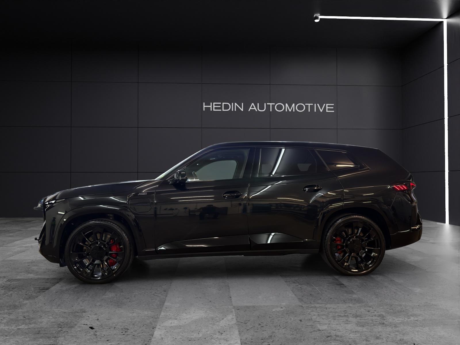 BMW XM 50e Plug-in Hybrid-showroom-element-1