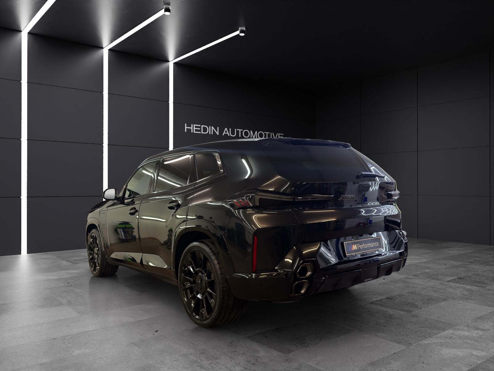 BMW XM 50e Plug-in Hybrid-showroom-element-2