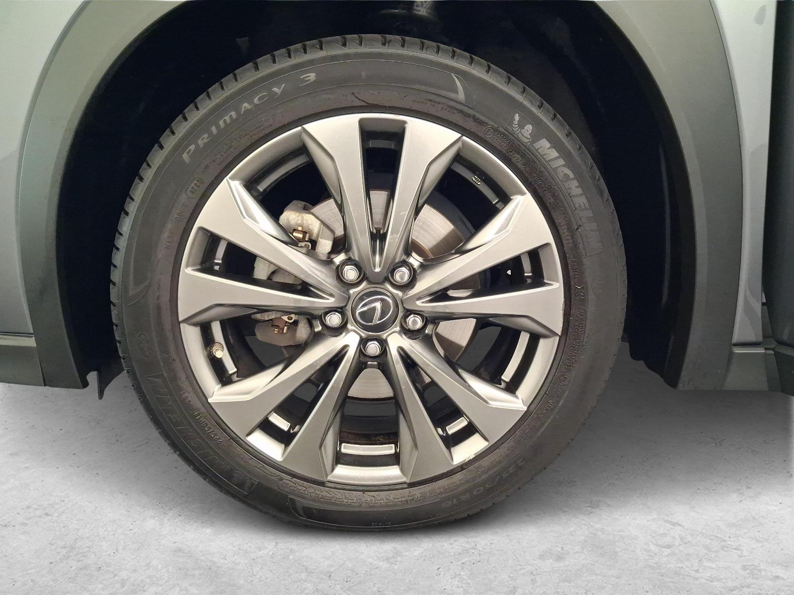 LEXUS UX 250h F-Sport-image-15