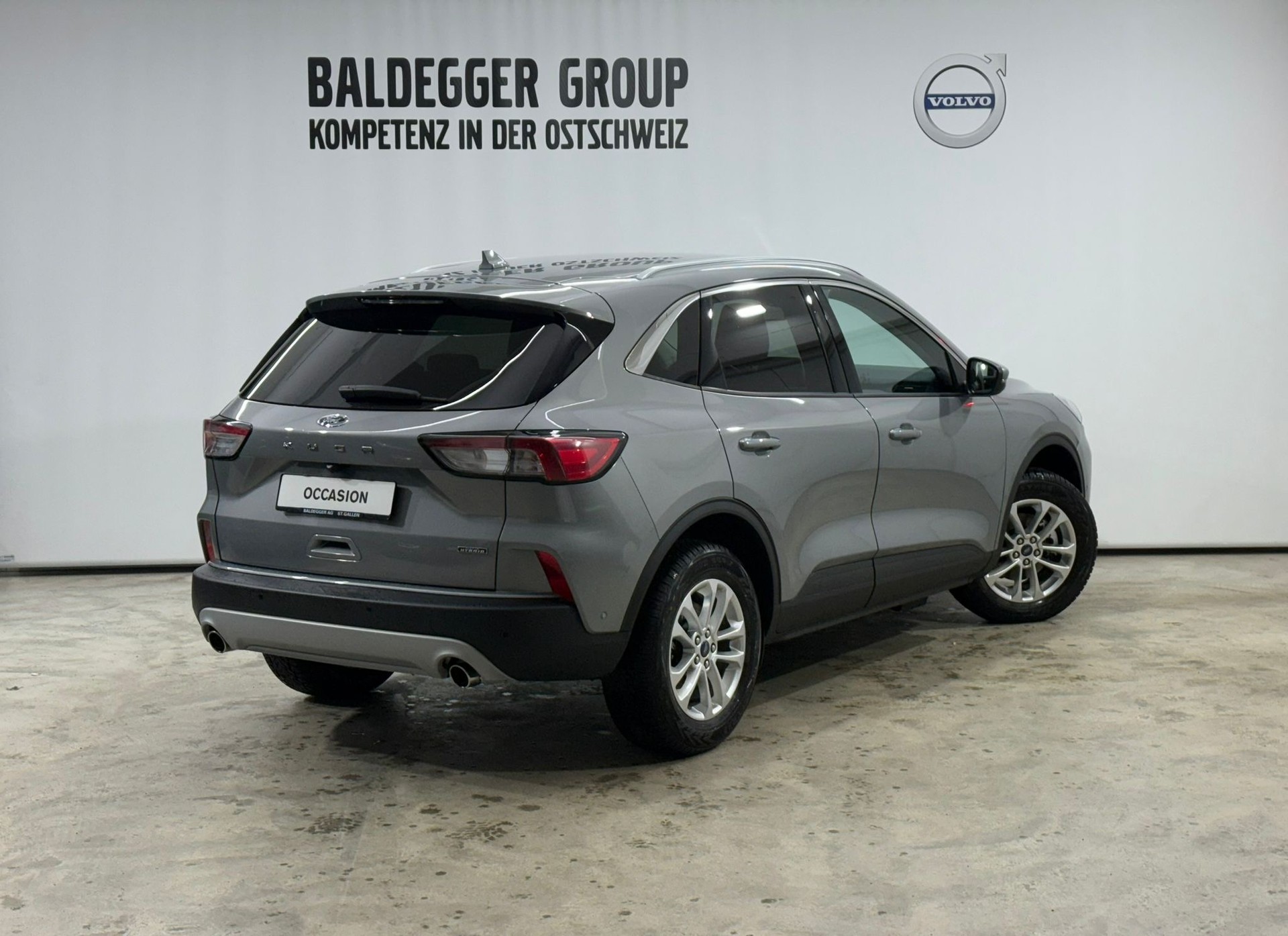 FORD Kuga 2.5 Plug-in Hybrid Titani-showroom-element-2