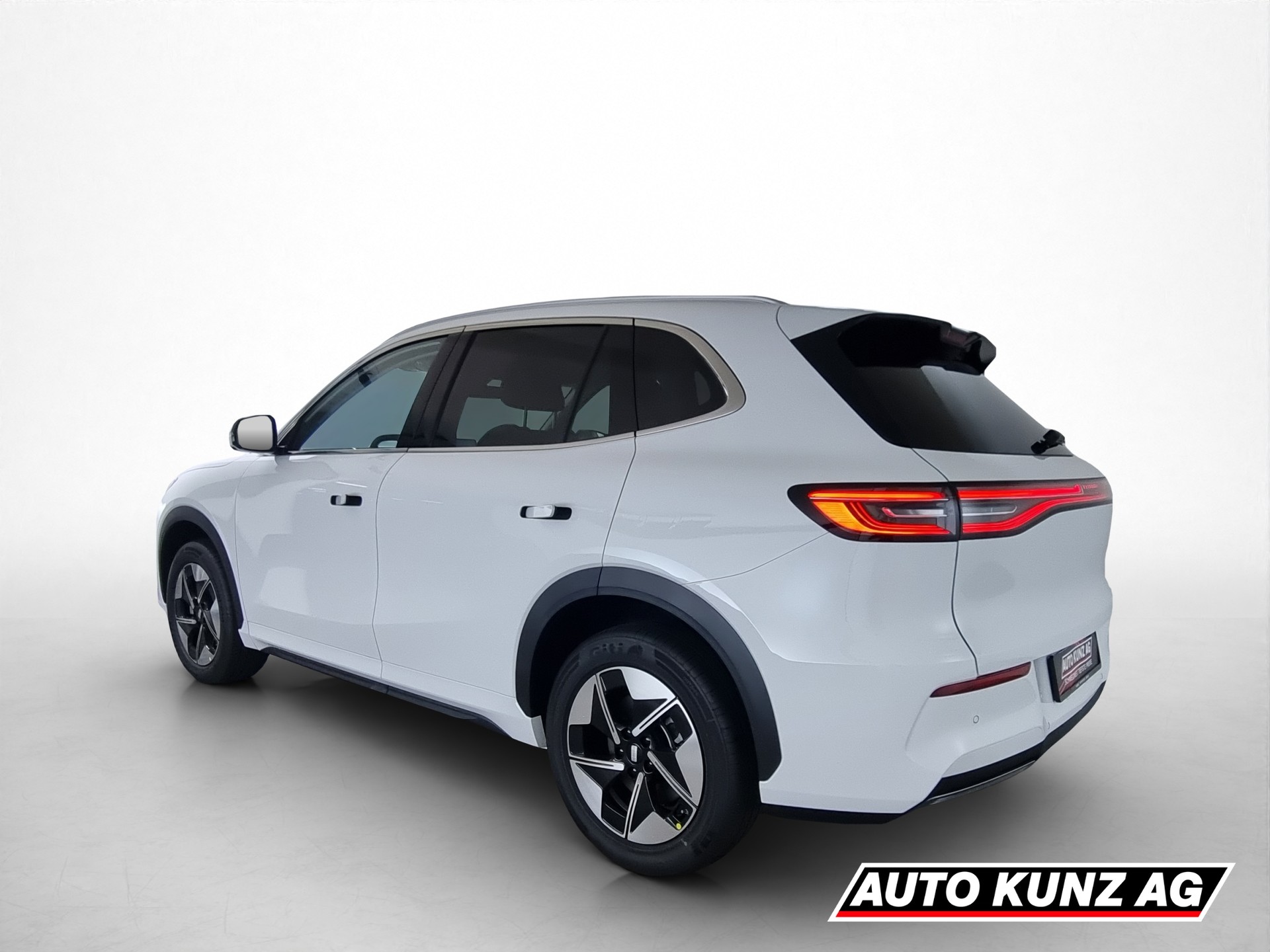 GEELY E5 Pro+ FWD-showroom-element-3