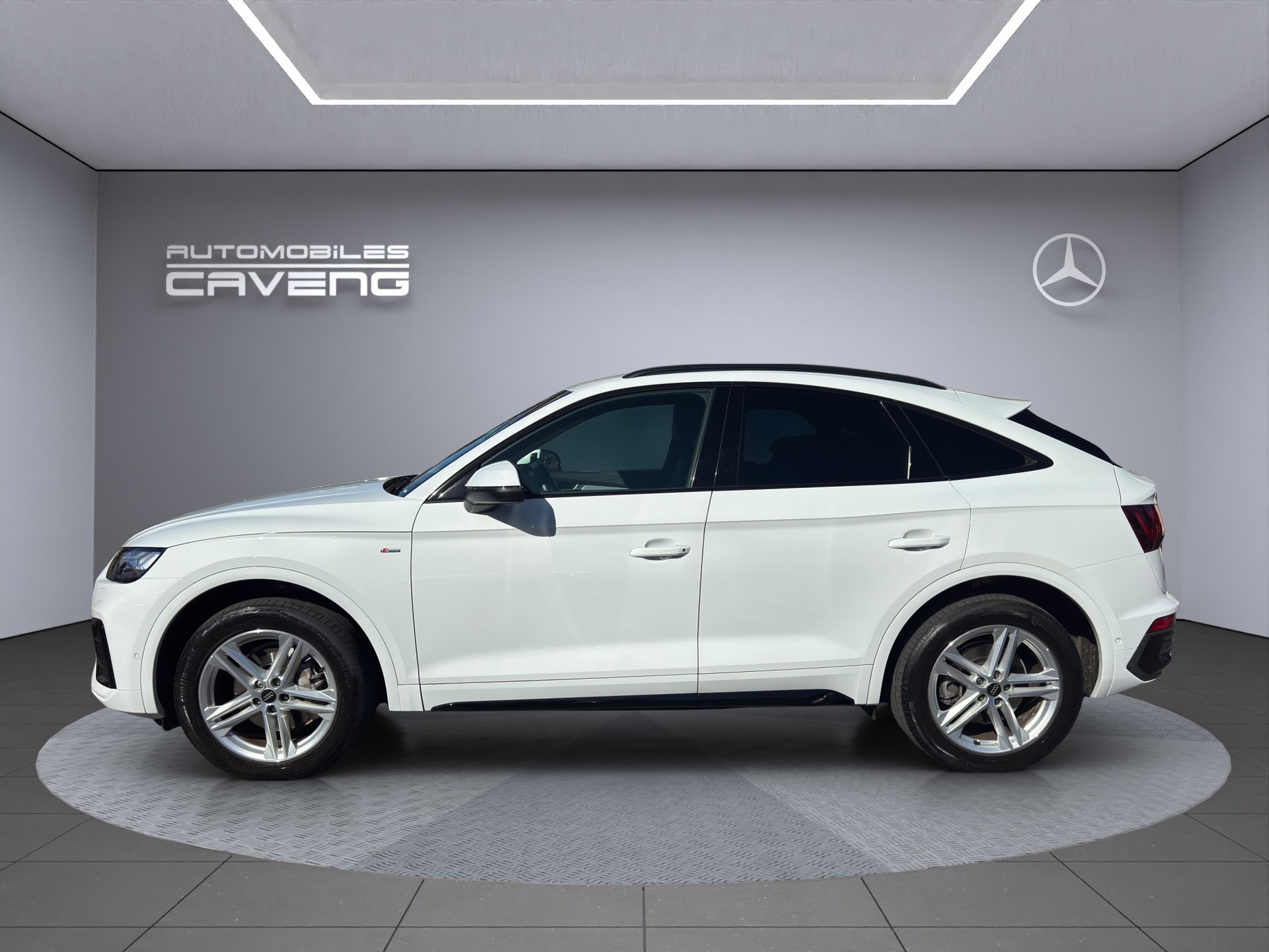 AUDI Q5 Sportback 40 TDI S line quattro S-tronic-showroom-element-1