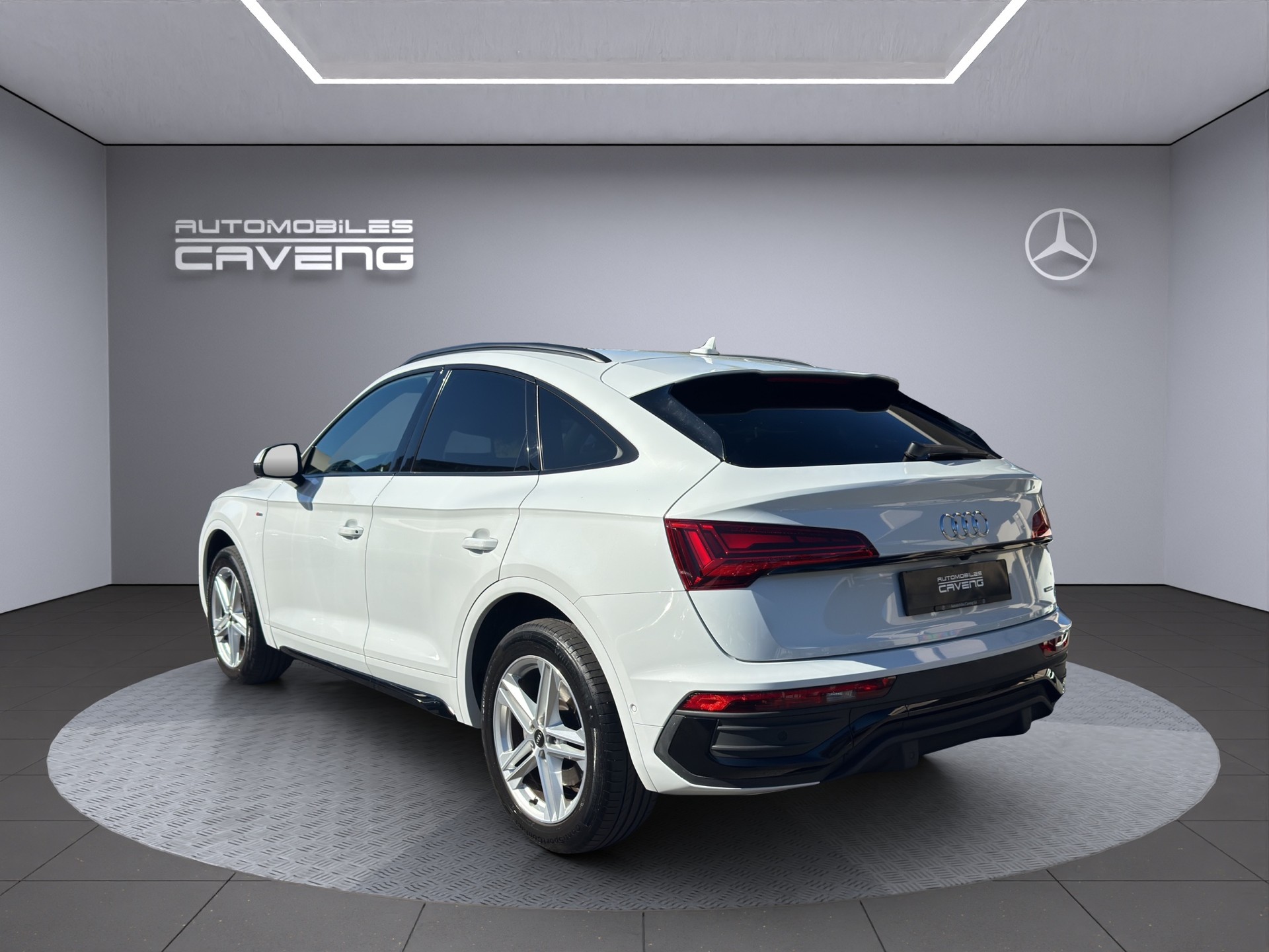 AUDI Q5 Sportback 40 TDI S line quattro S-tronic-showroom-element-2