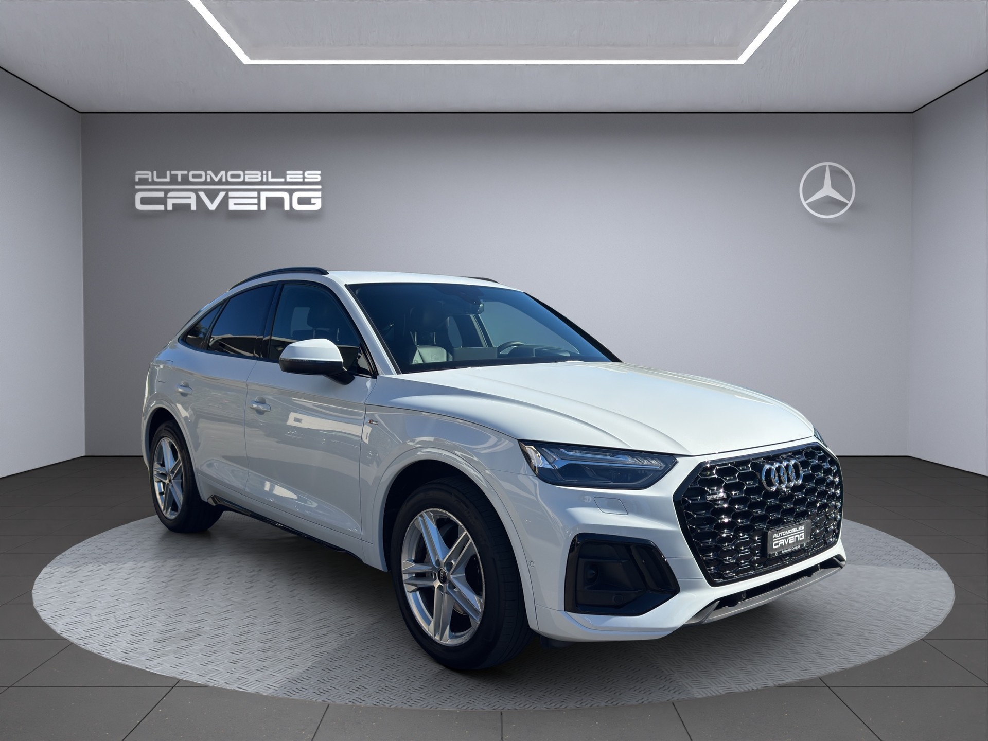 AUDI Q5 Sportback 40 TDI S line quattro S-tronic-image-6