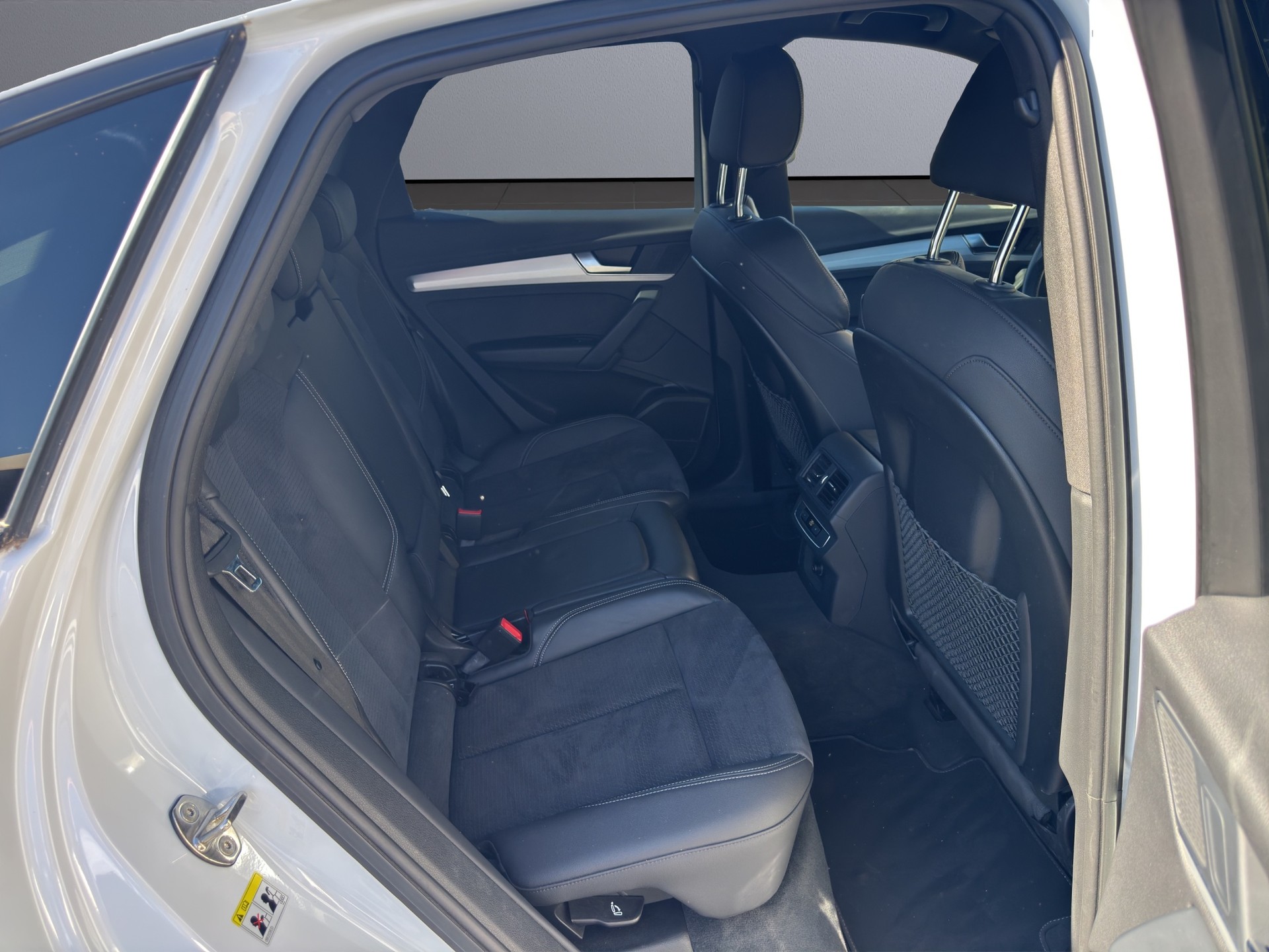 AUDI Q5 Sportback 40 TDI S line quattro S-tronic-image-15