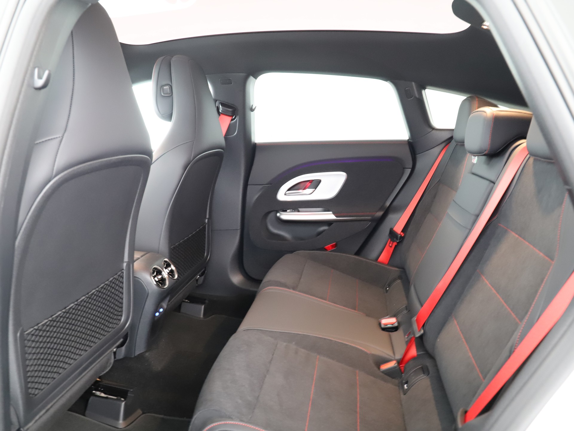MERCEDES-BENZ CLA SB 220 4M 8G-DCT-image-10