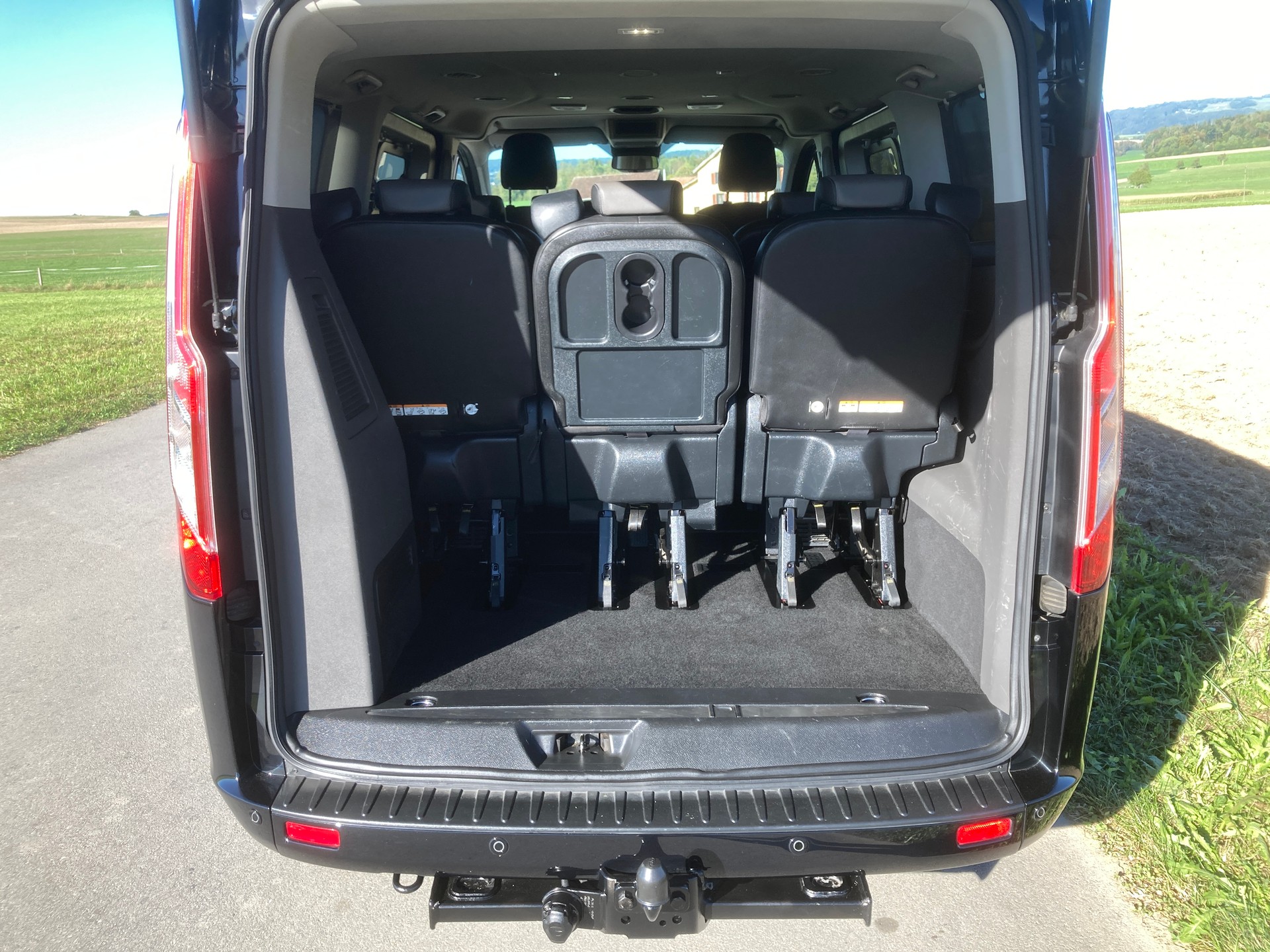 FORD Tourneo Custom 310 L1H1 Titanium mit Anhängerkupplung 2`050 KG-image-6