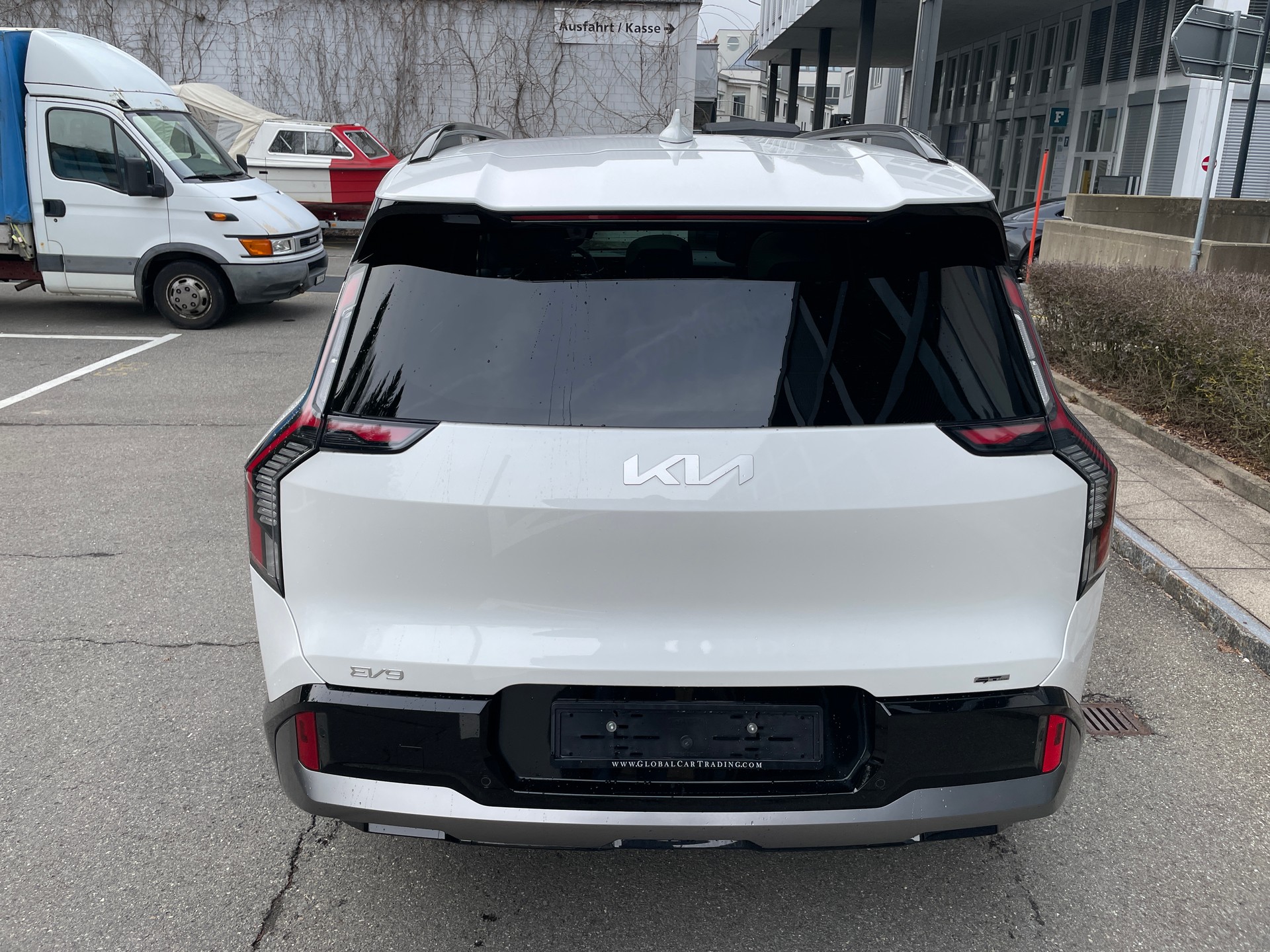 KIA EV9 99,8 kWh GT-Line 4x4 7-Sitzer mit Panoramadach-showroom-element-3