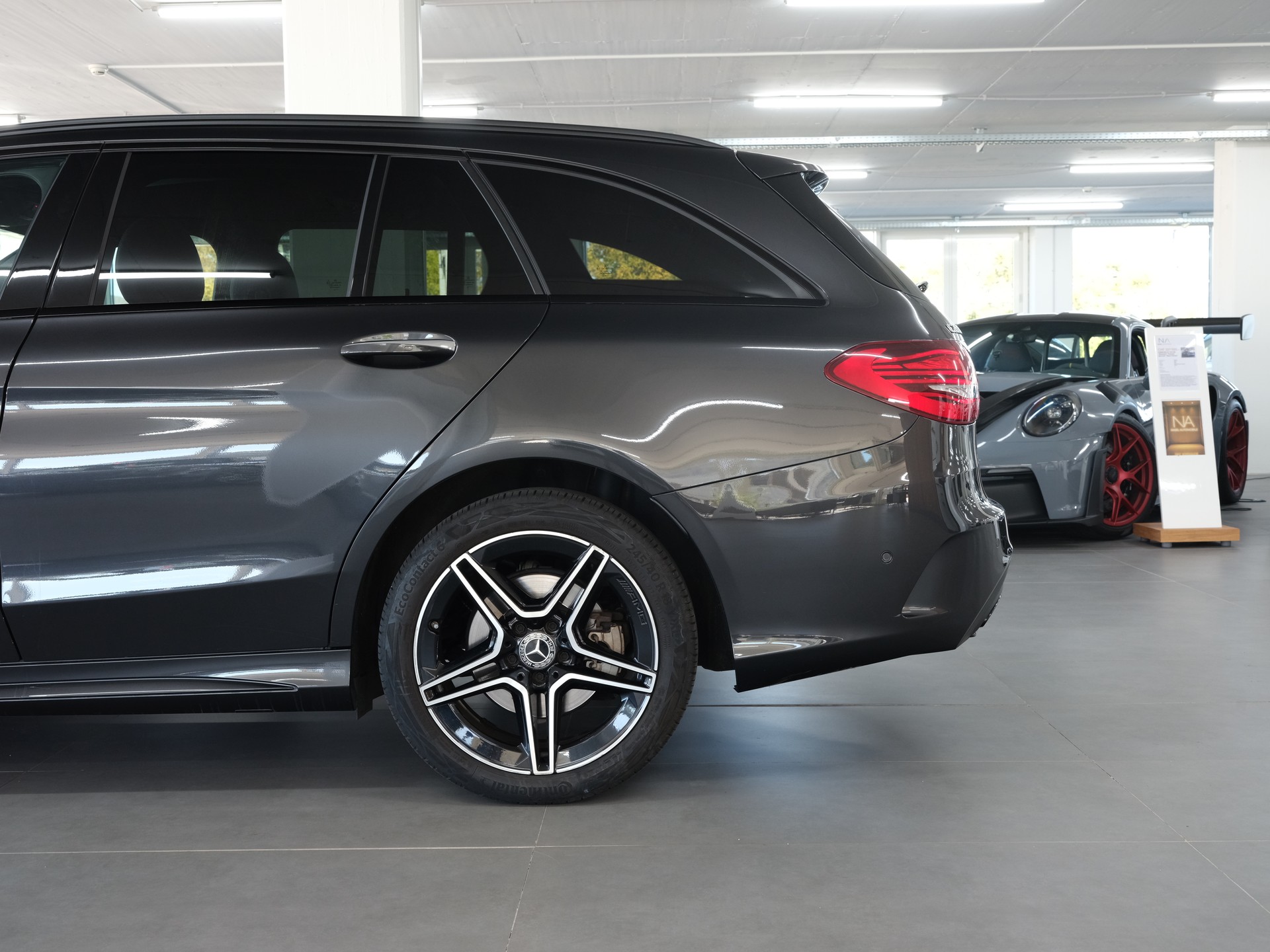 MERCEDES-BENZ C 220 d Swiss Star AMG Line 4M 9G-Tronic *Burmester* *360 Kamera* *Panorama*-image-6