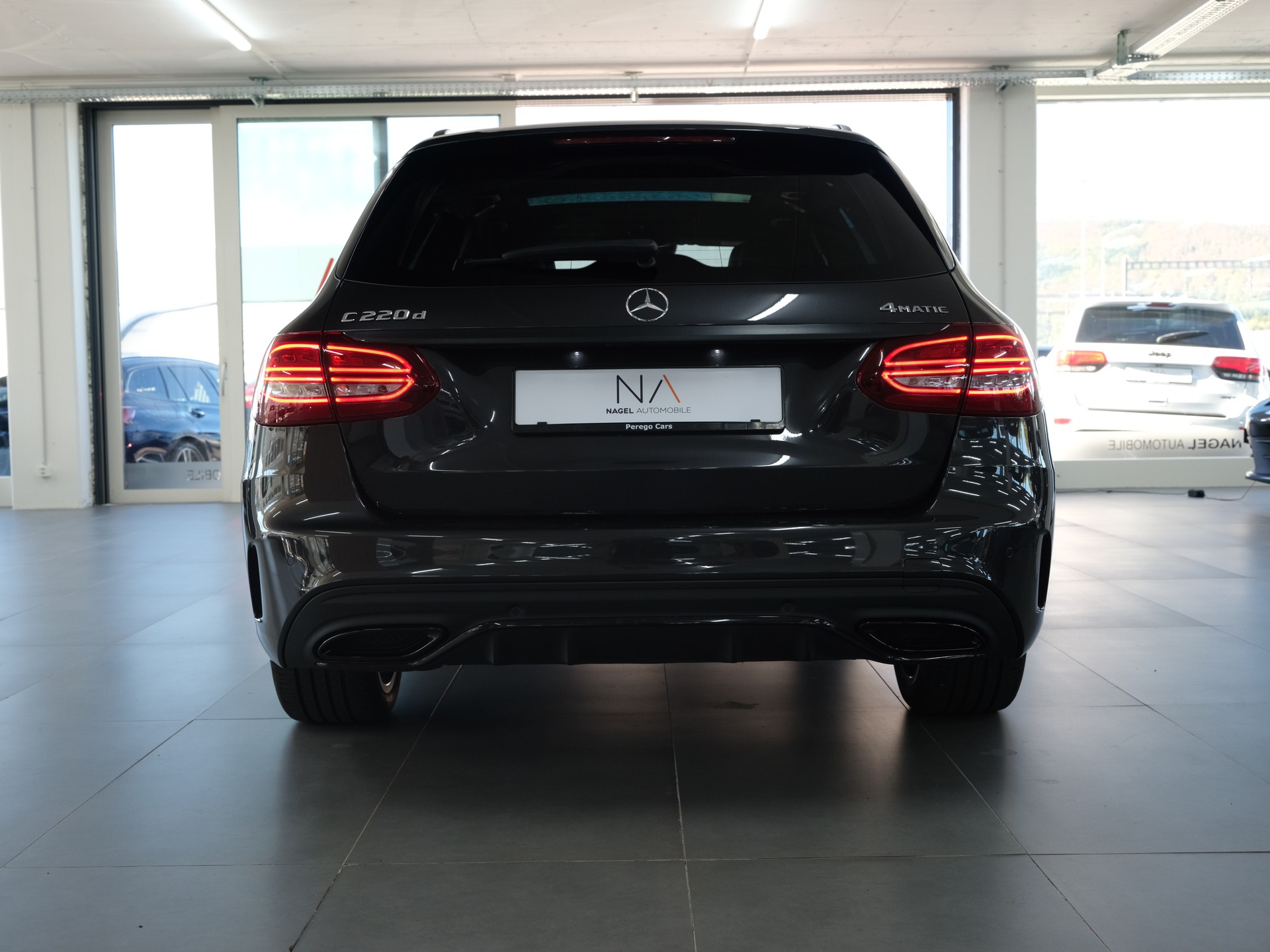 MERCEDES-BENZ C 220 d Swiss Star AMG Line 4M 9G-Tronic *Burmester* *360 Kamera* *Panorama*-showroom-element-3