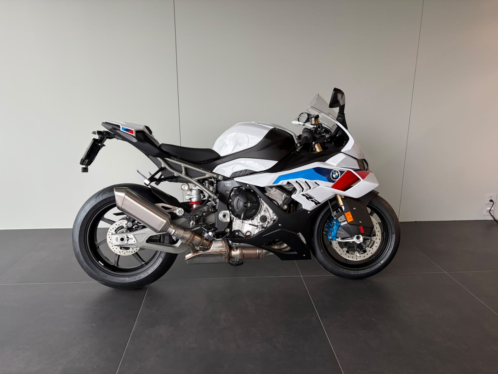 BMW S 1000 RR-image-0