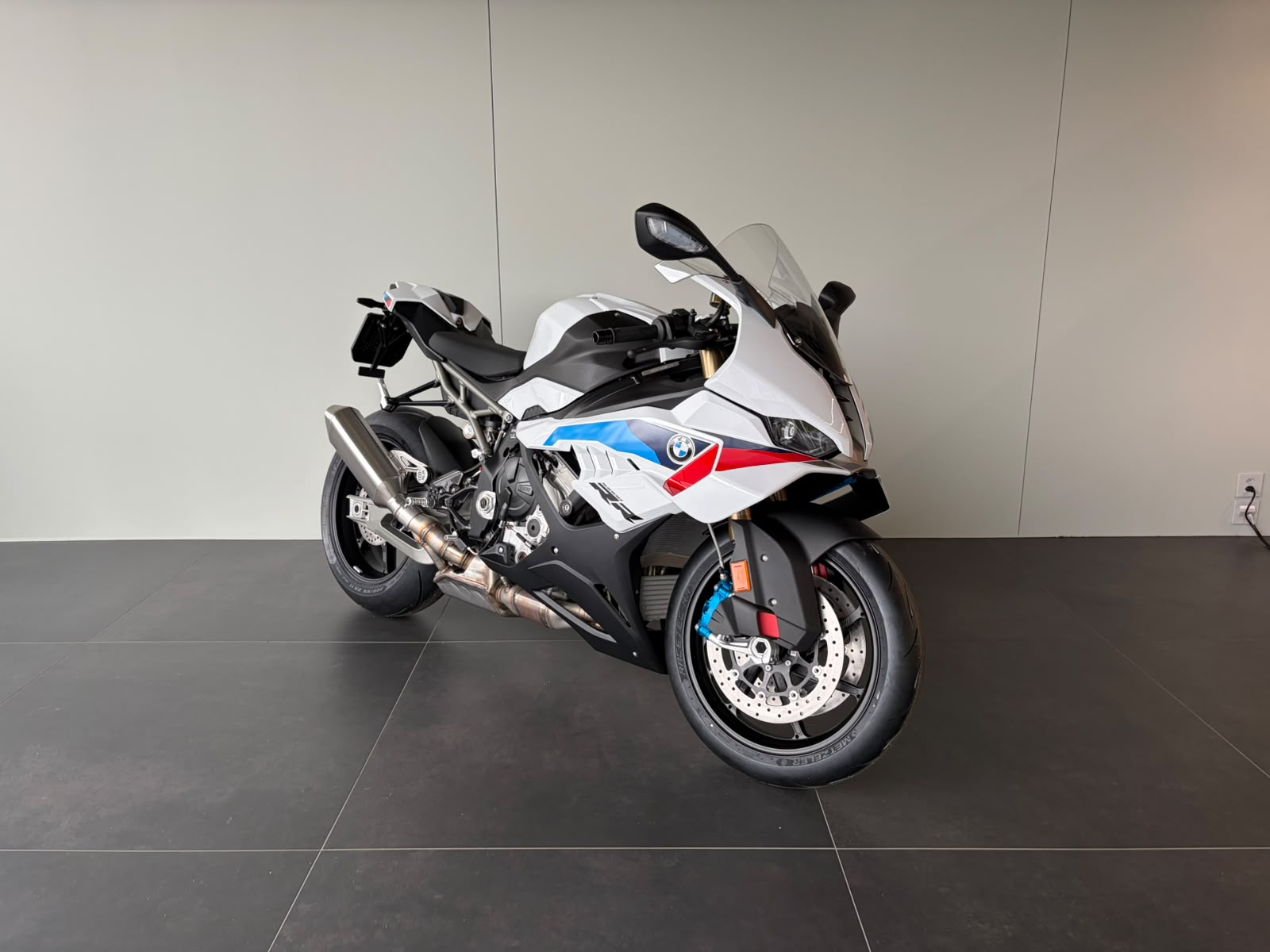 BMW S 1000 RR-image-1