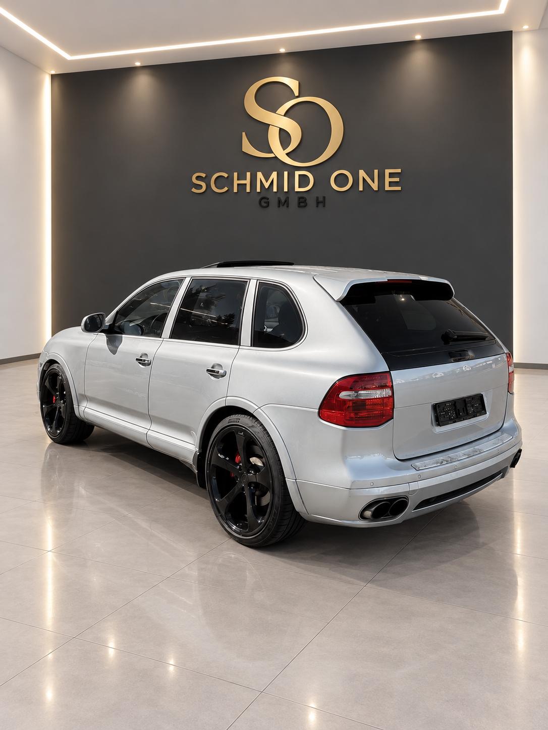 PORSCHE Cayenne Turbo S-showroom-element-2