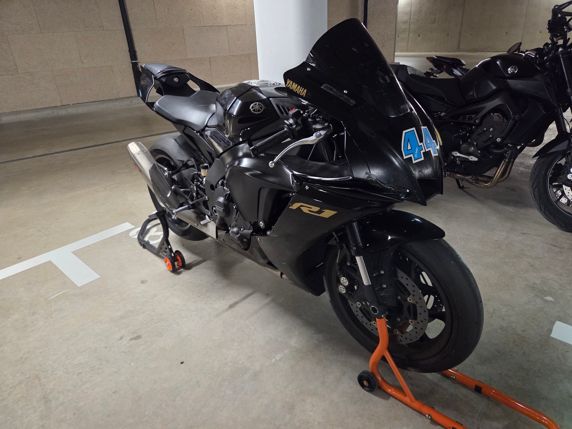 YAMAHA YZF-R1 ABS-image-1