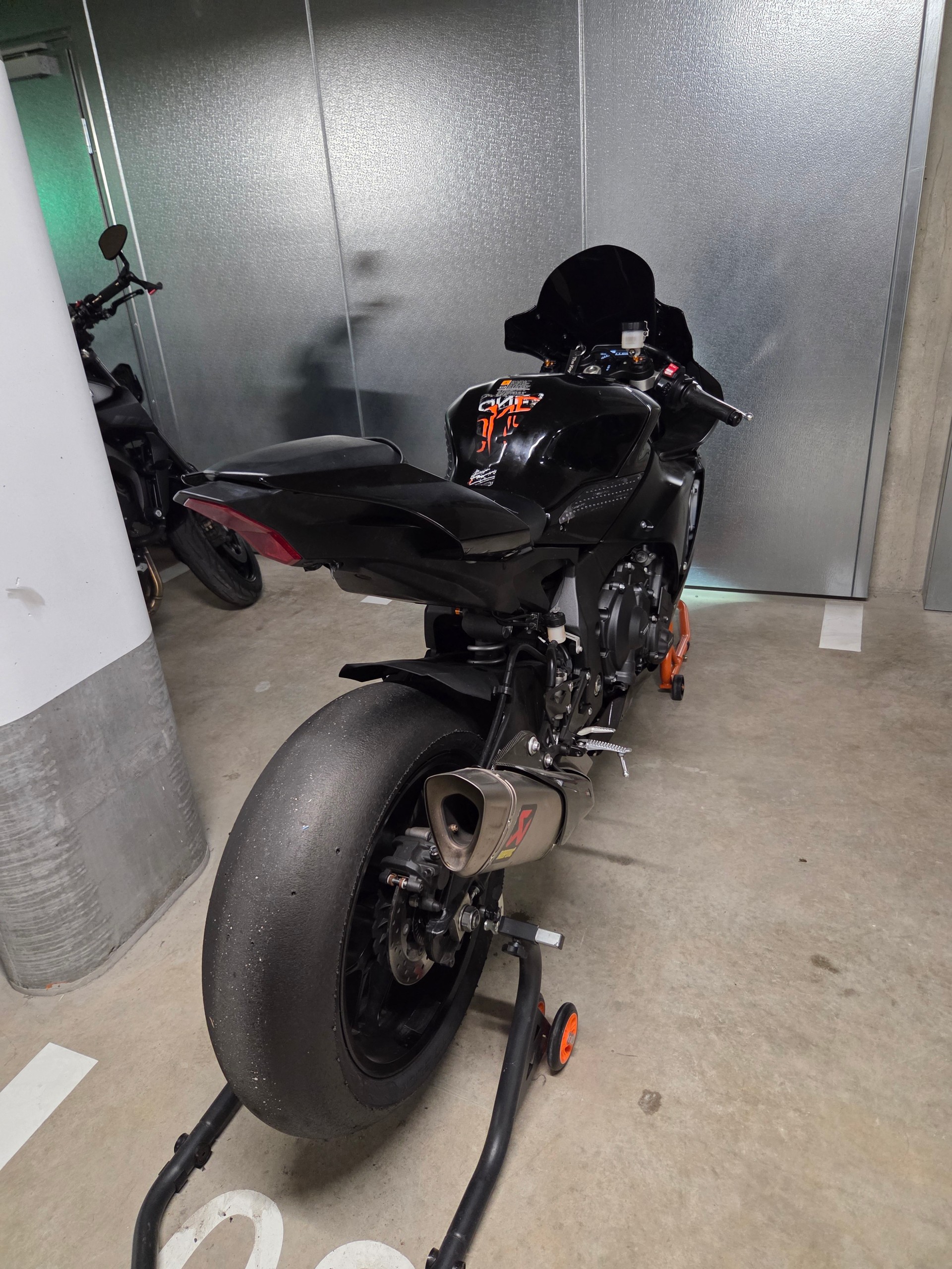 YAMAHA YZF-R1 ABS-image-2