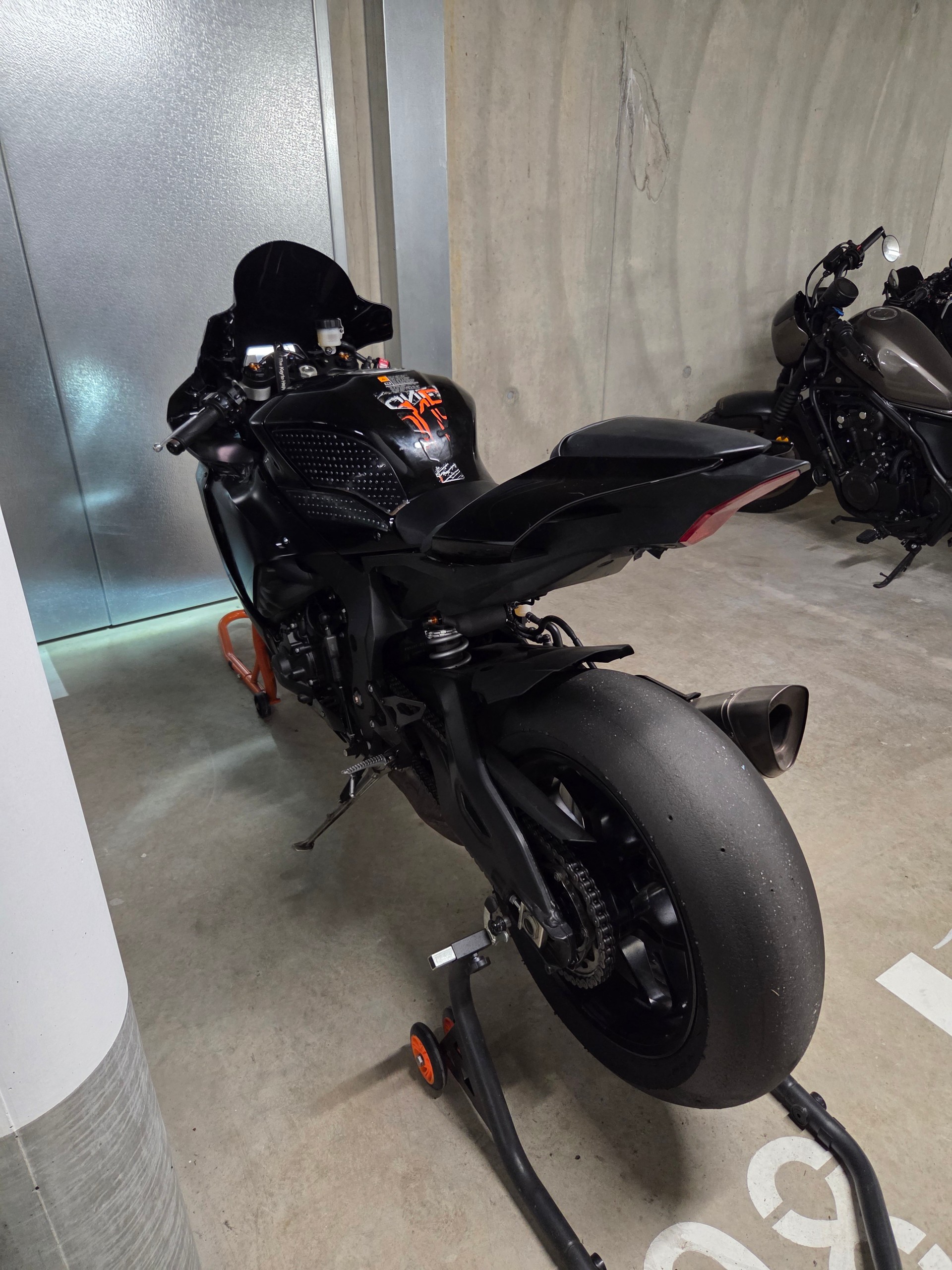 YAMAHA YZF-R1 ABS-image-6