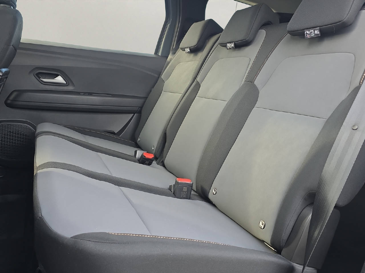 DACIA Jogger 1.6 Hybrid Extreme-image-10