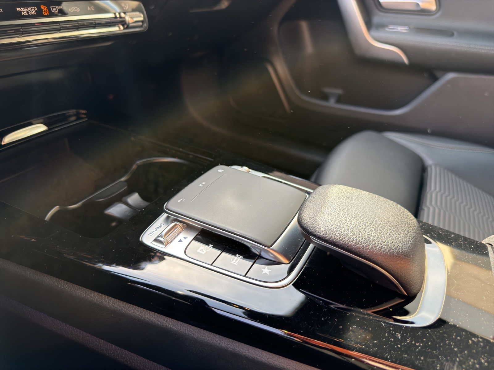 MERCEDES-BENZ A 220 Progressive 7G-DCT 4Matic-image-9