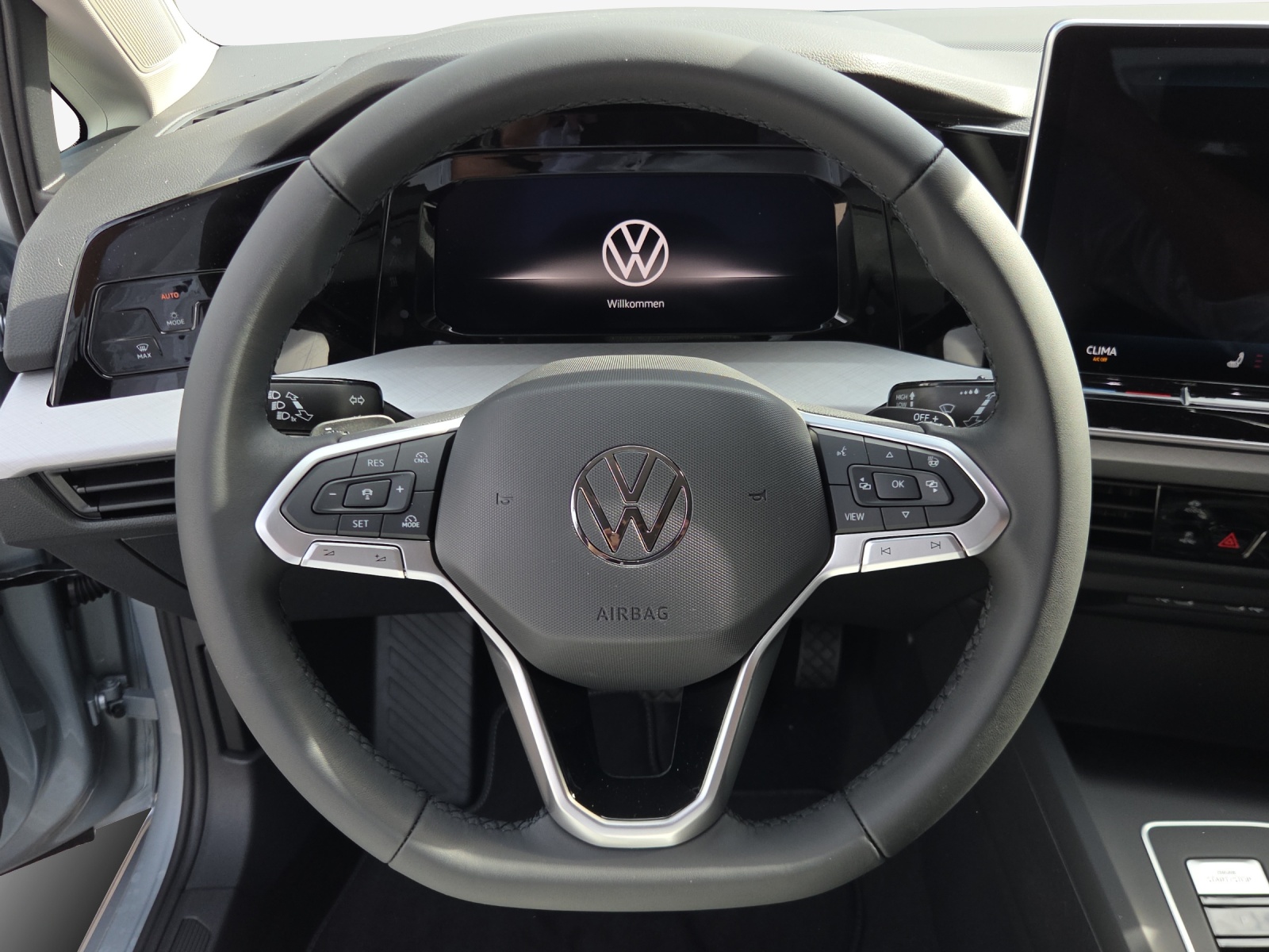 VW Golf 1.5 e TSI mHEV Value DSG-image-9