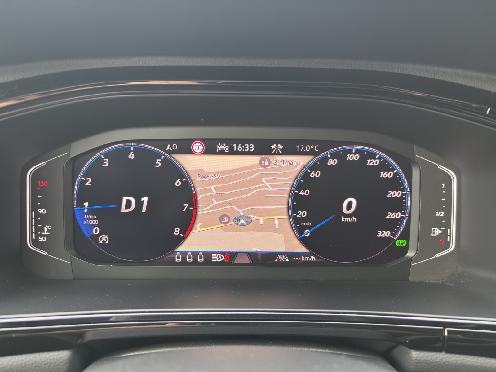 VW T-Roc 2.0 TSI R DSG 4Motion mit Akrapovic Abgasanlage & Winterräder-image-15