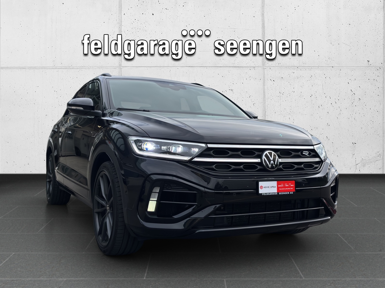 VW T-Roc 2.0 TSI R DSG 4Motion mit Akrapovic Abgasanlage & Winterräder-showroom-element-2