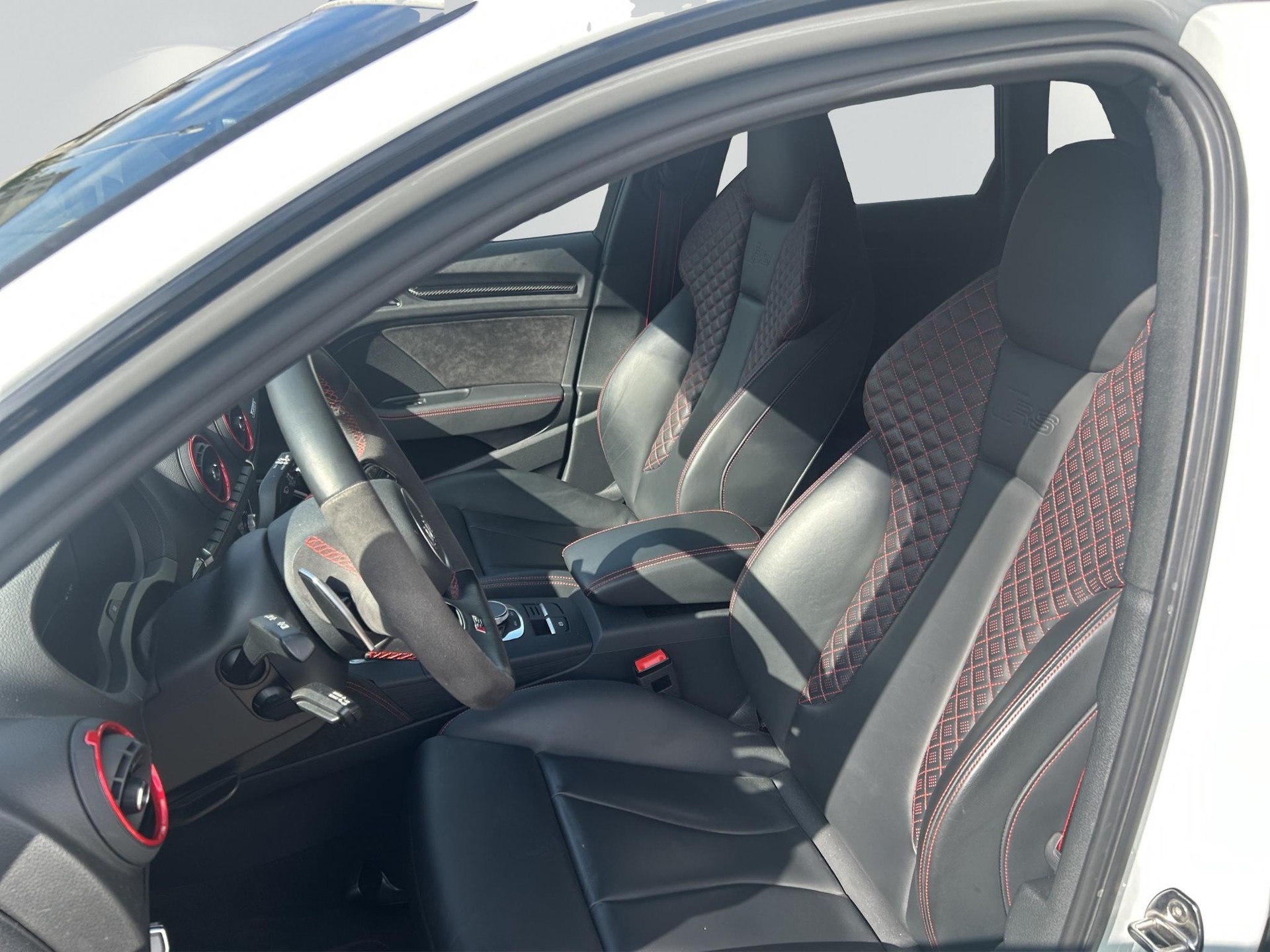 AUDI RS3 Sportback 2.5 T FSI quattro S-Tronic-image-9