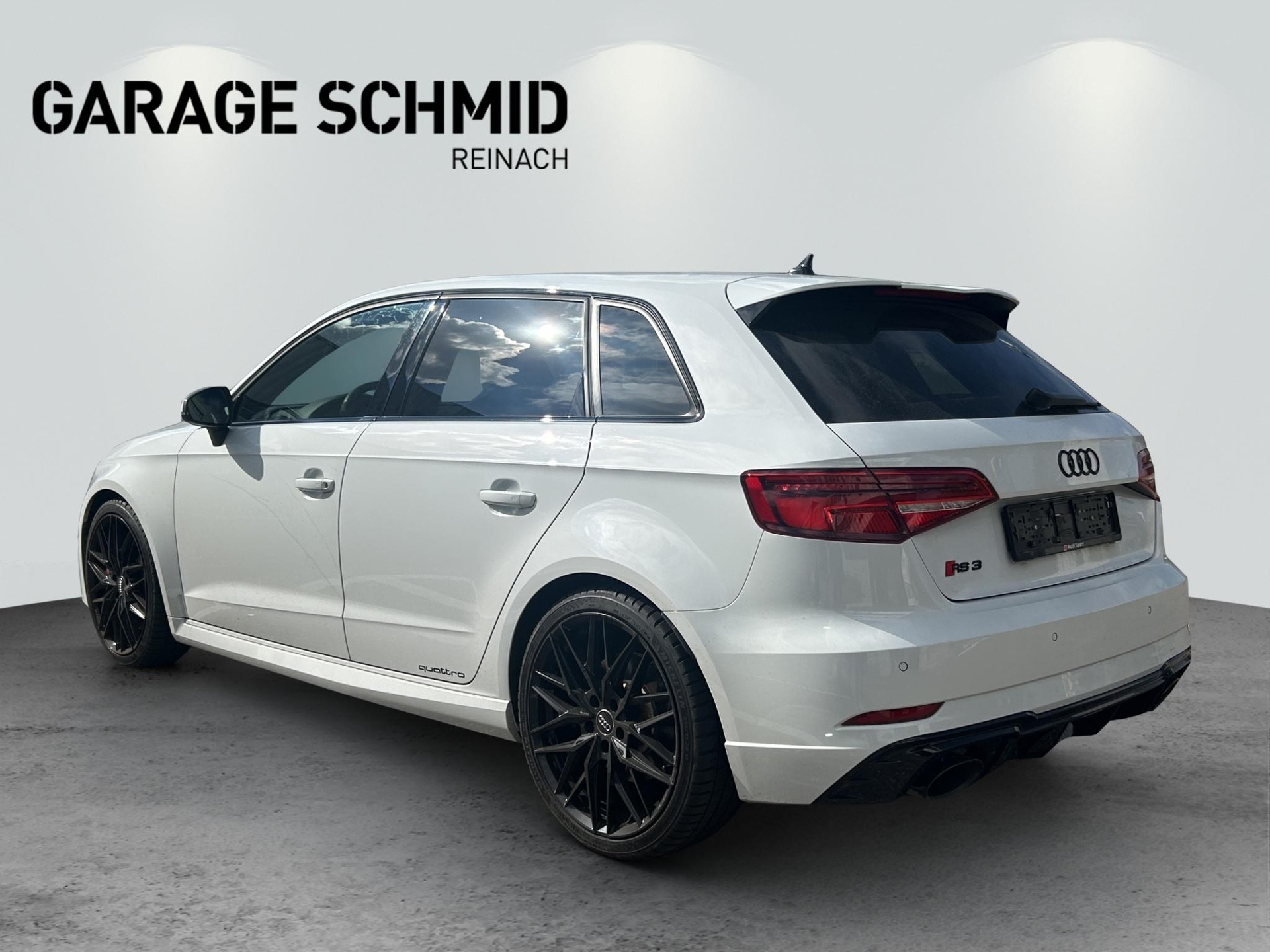 AUDI RS3 Sportback 2.5 T FSI quattro S-Tronic-image-4