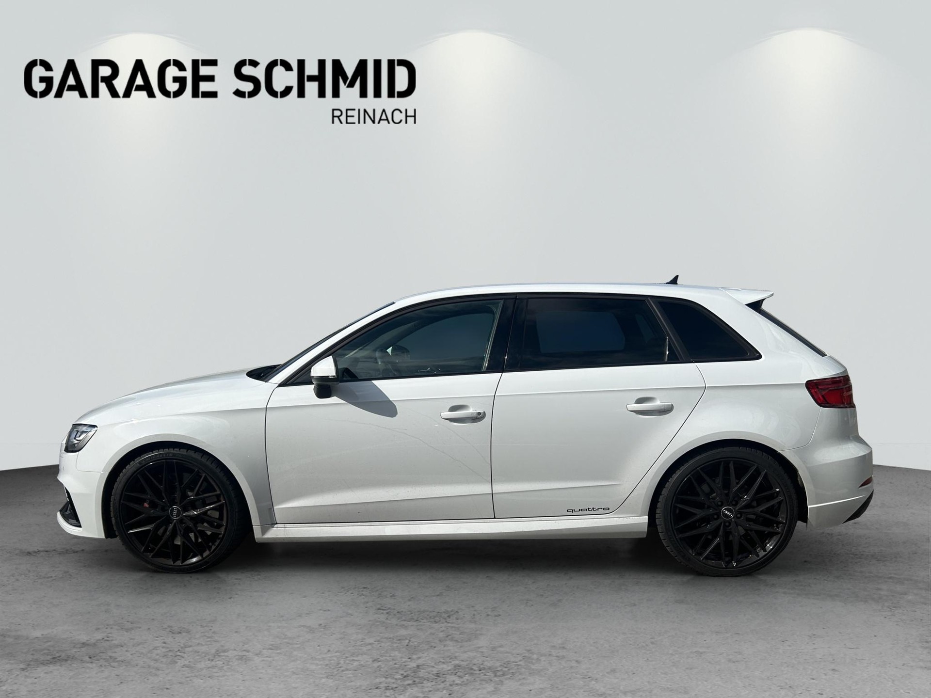 AUDI RS3 Sportback 2.5 T FSI quattro S-Tronic-showroom-element-3