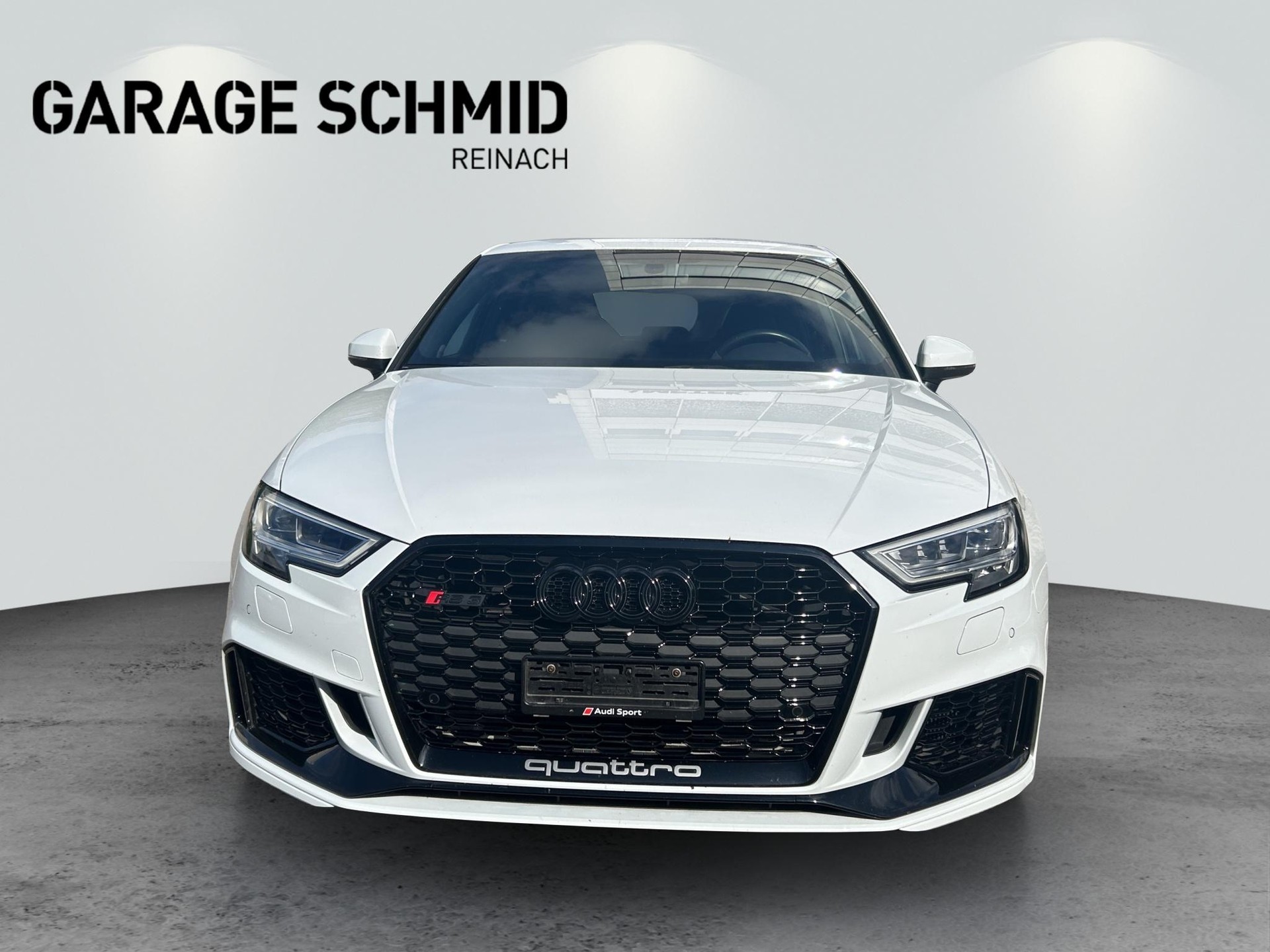 AUDI RS3 Sportback 2.5 T FSI quattro S-Tronic-showroom-element-1