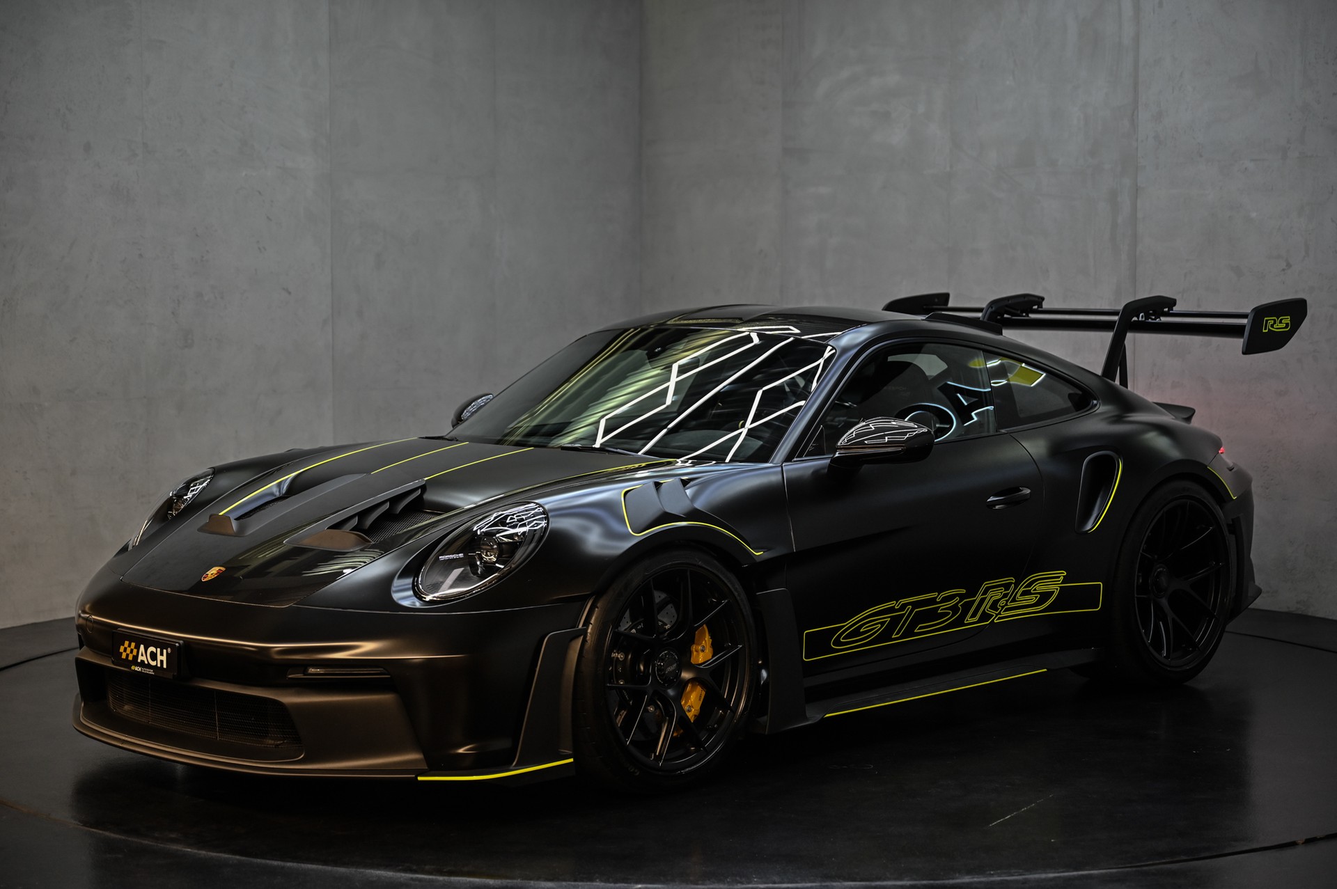 PORSCHE 911 GT3 RS PDK mit Weissach Paket-showroom-element-2