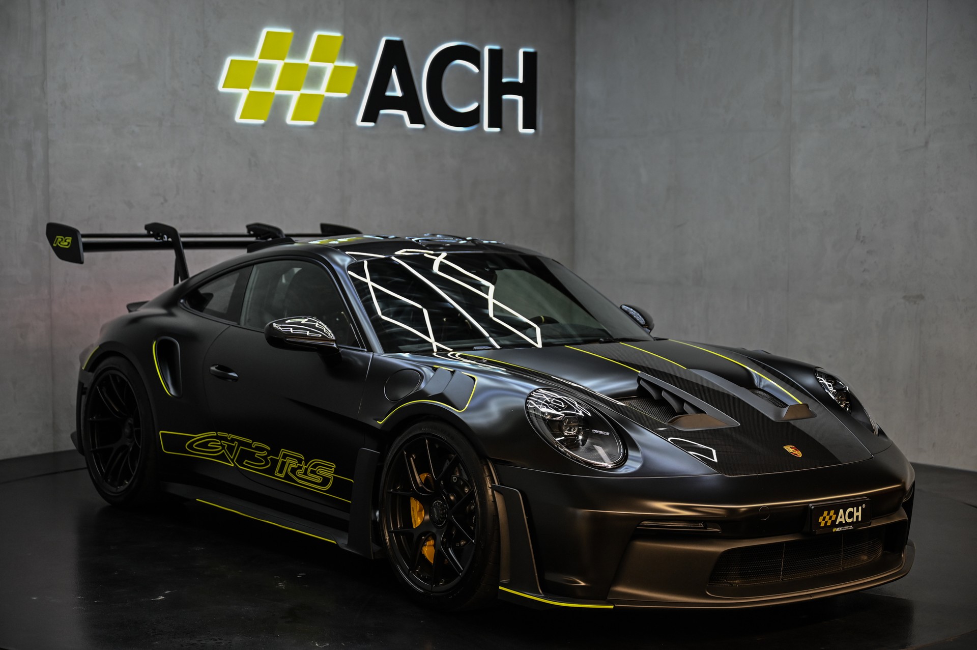 PORSCHE 911 GT3 RS PDK mit Weissach Paket