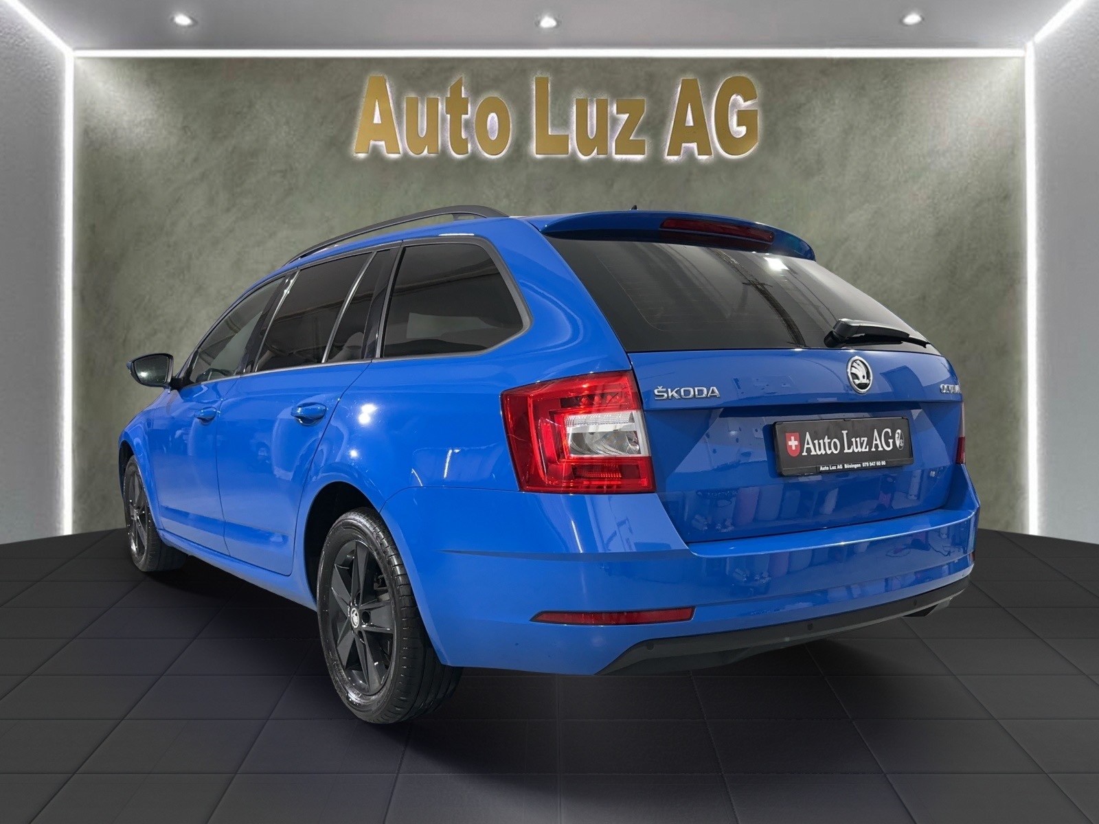SKODA Octavia Combi 1.6 TDI Ambition-image-7