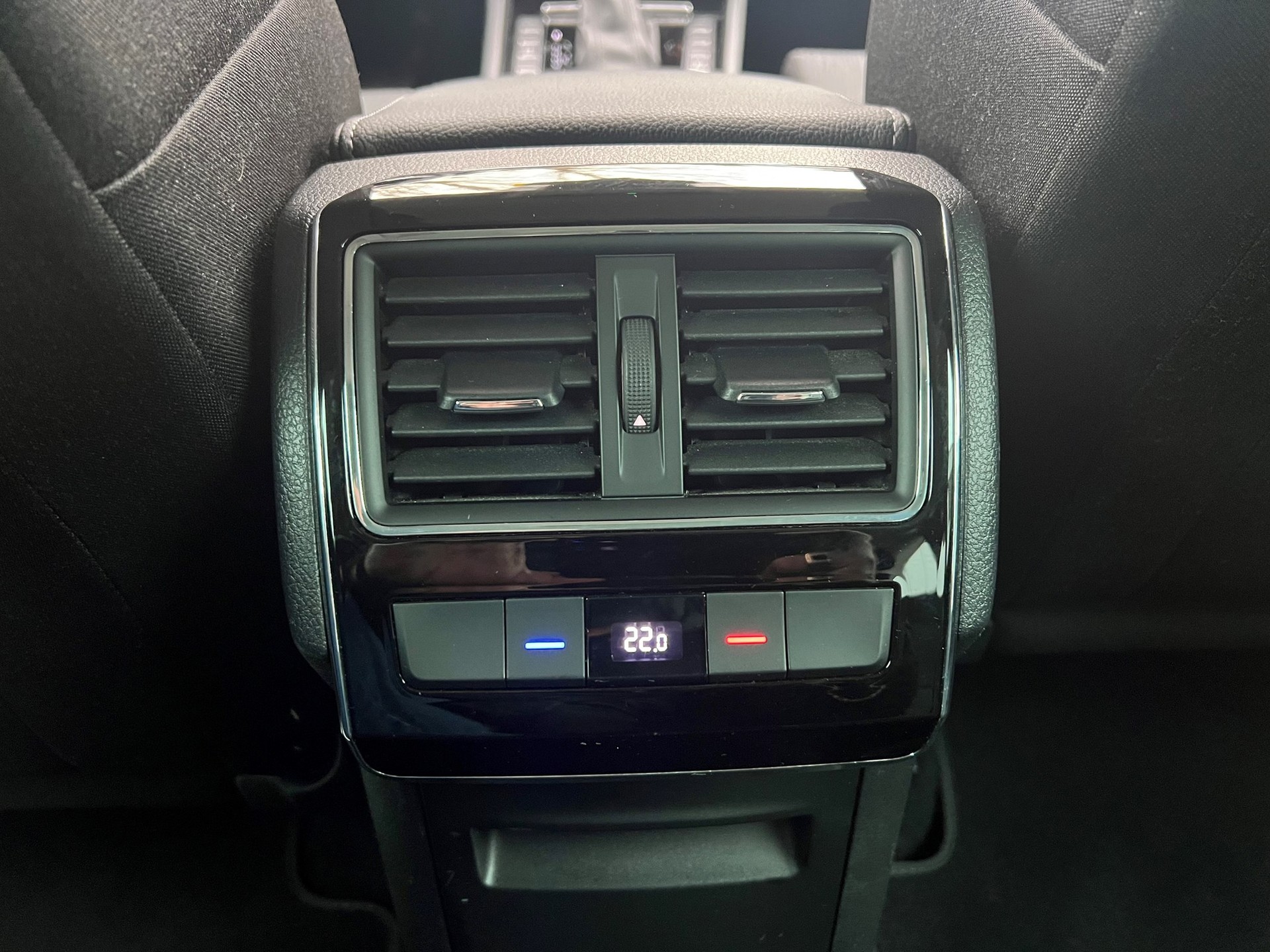 SKODA Superb Combi 2.0 TDi Ambition 4x4 DSG-image-9