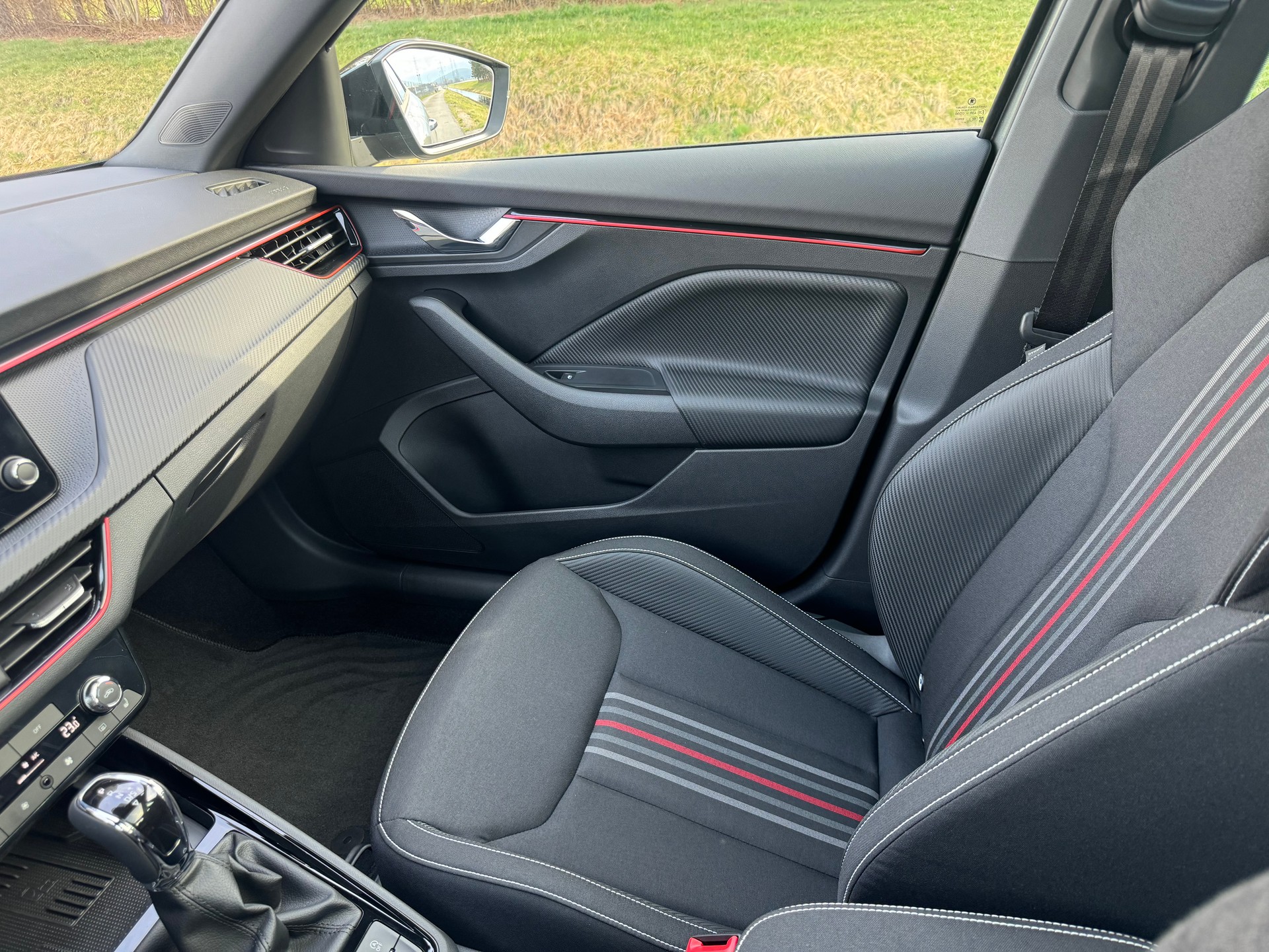 SKODA Kamiq 1.0 TSI Monte Carlo DSG-image-14