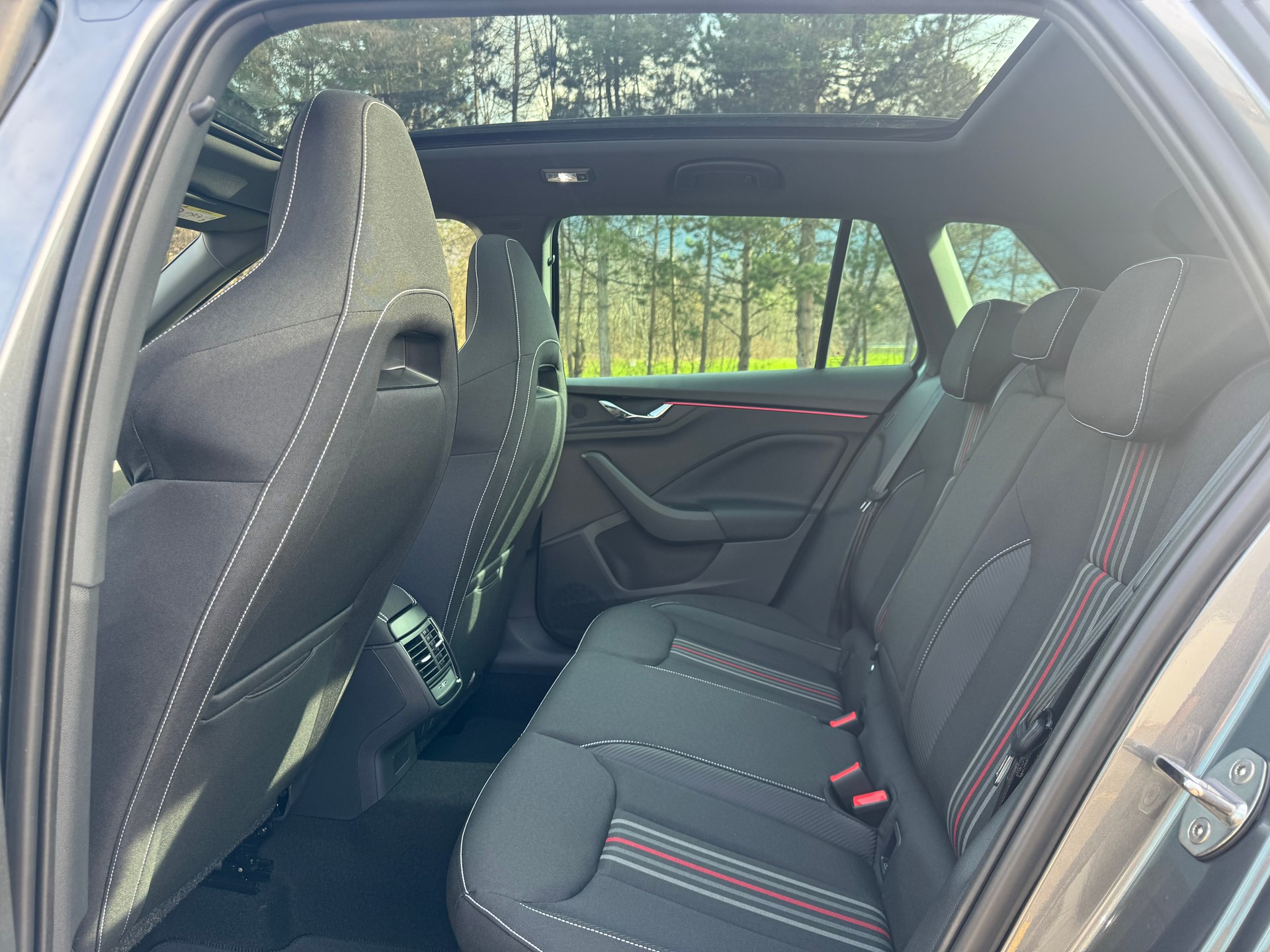 SKODA Kamiq 1.0 TSI Monte Carlo DSG-image-8