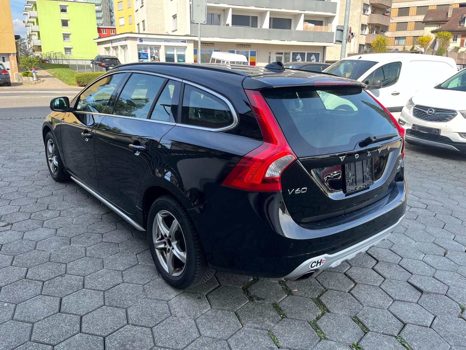 VOLVO V60 D5 Kinetic Geartronic-showroom-element-3